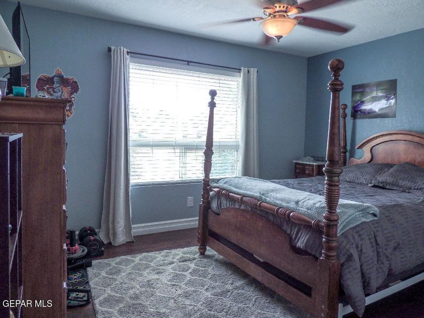 El Paso, Texas, 79935, United States, 4 Bedrooms Bedrooms, ,2 BathroomsBathrooms,Residential,For Sale,1923244
