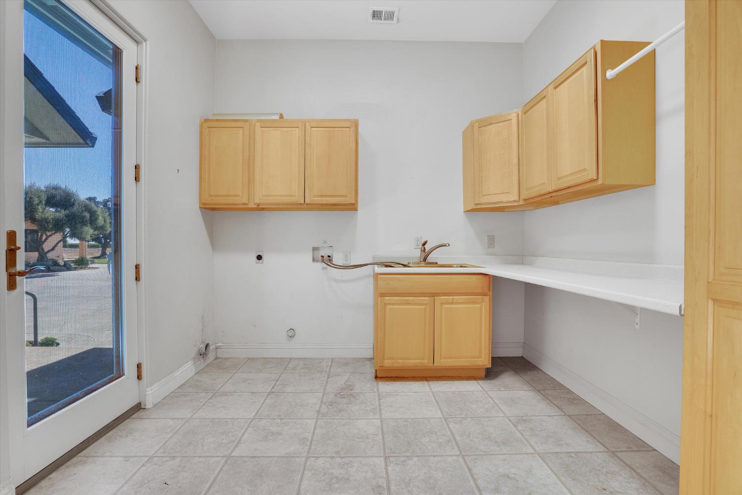 Stevinson, California, 95374, United States, 4 Bedrooms Bedrooms, ,3 BathroomsBathrooms,Residential,For Sale,2000043