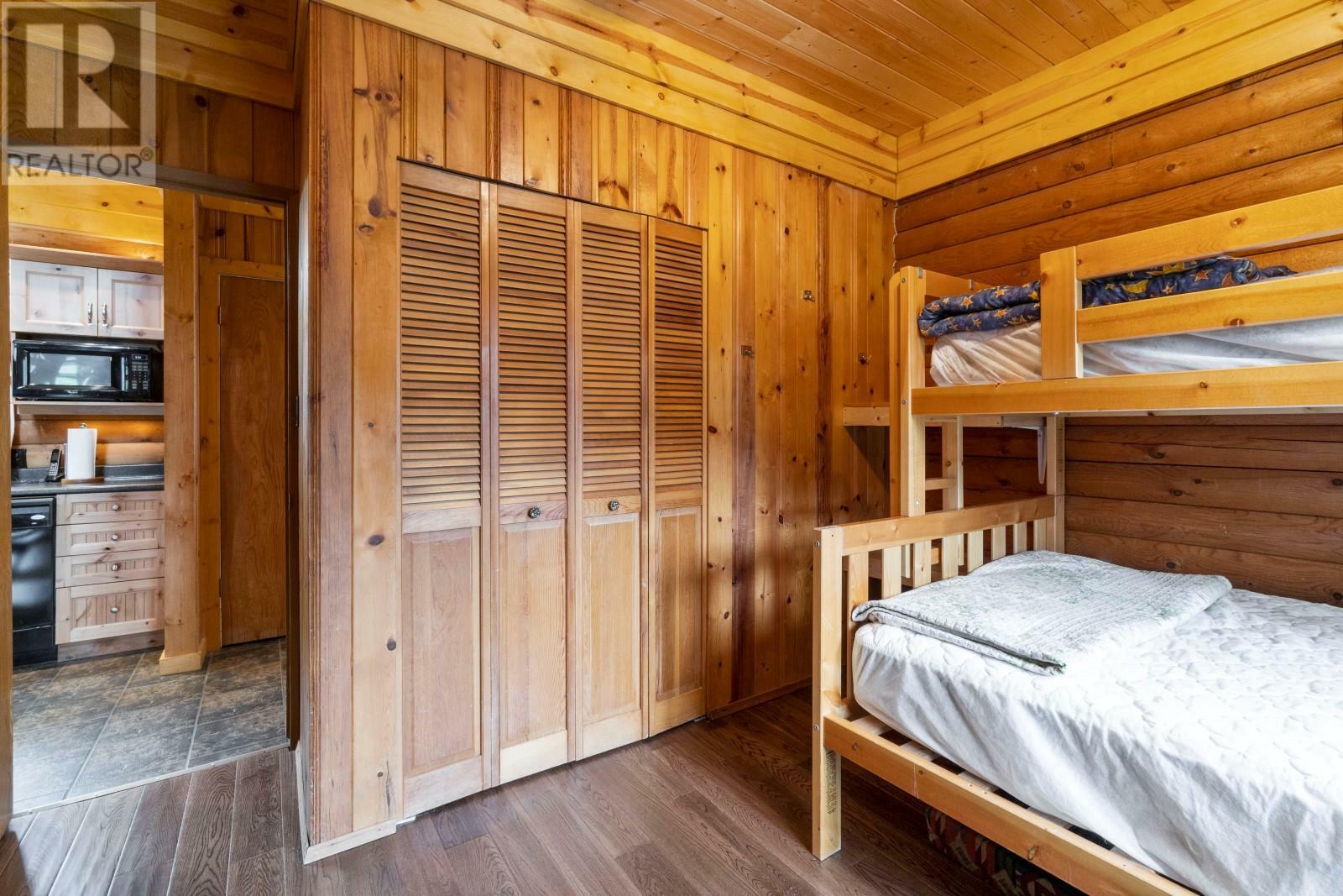 SICAMOUS, British Columbia, V0E 2V0, CA, 4 Bedrooms Bedrooms, ,3 BathroomsBathrooms,Residential,For Sale,1837612