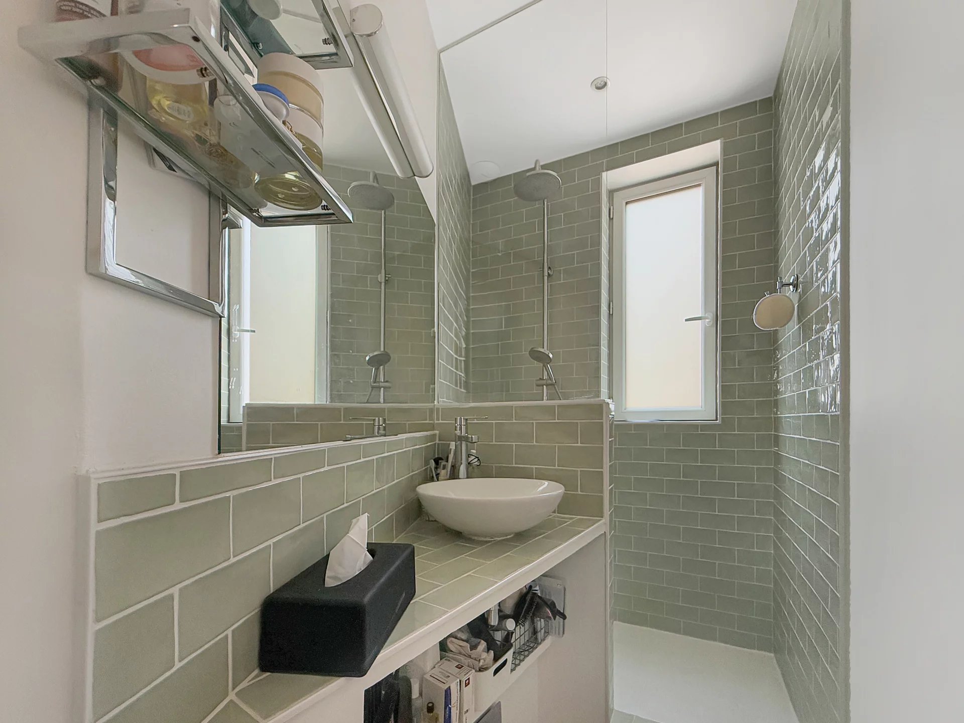 Suresnes, Île-de-France, 92150, FR, 4 Bedrooms Bedrooms, ,4 BathroomsBathrooms,Residential,For Sale,1934401