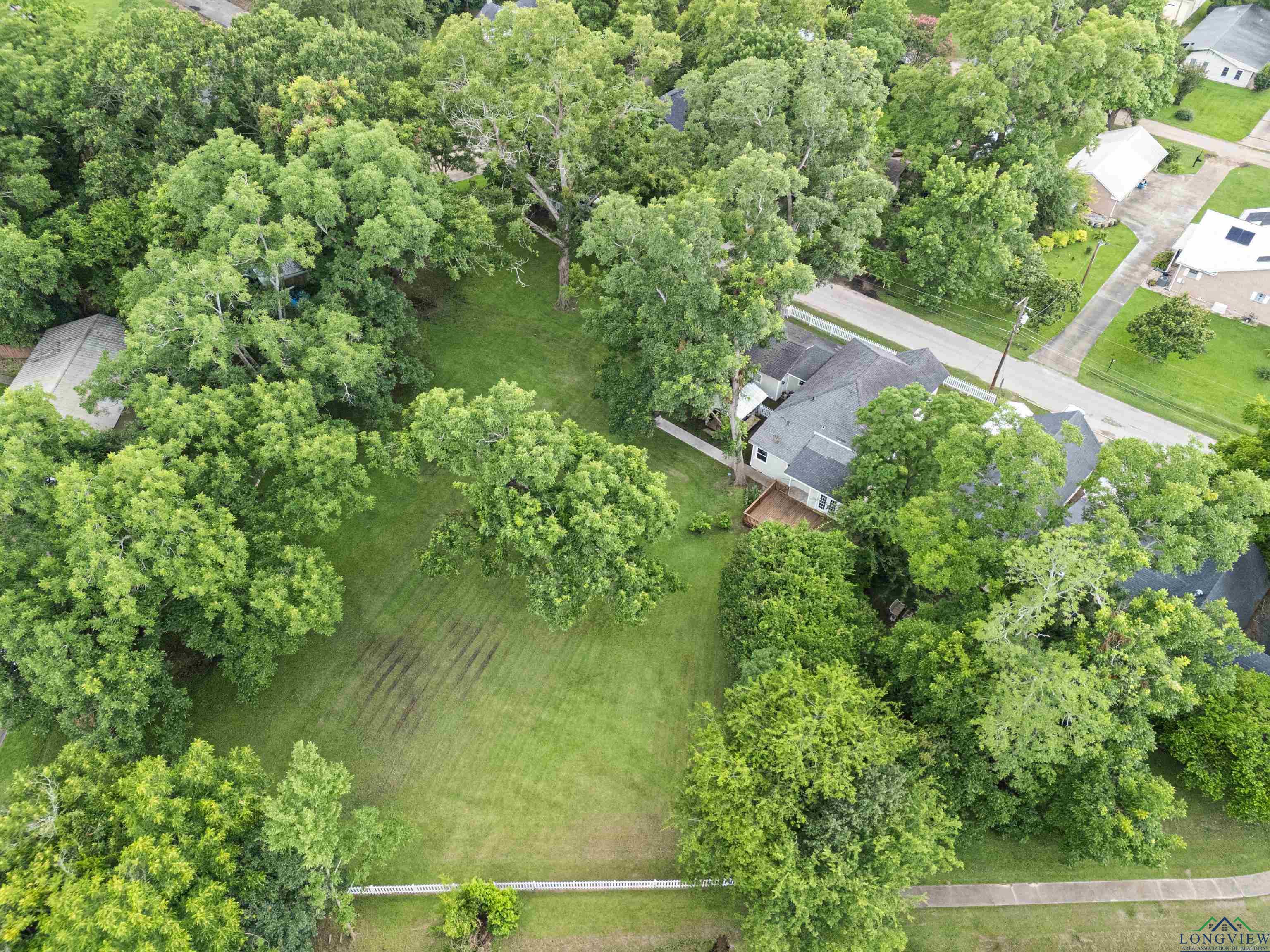 Jefferson, Texas, 75657, United States, 4 Bedrooms Bedrooms, ,5 BathroomsBathrooms,Residential,For Sale,1868474