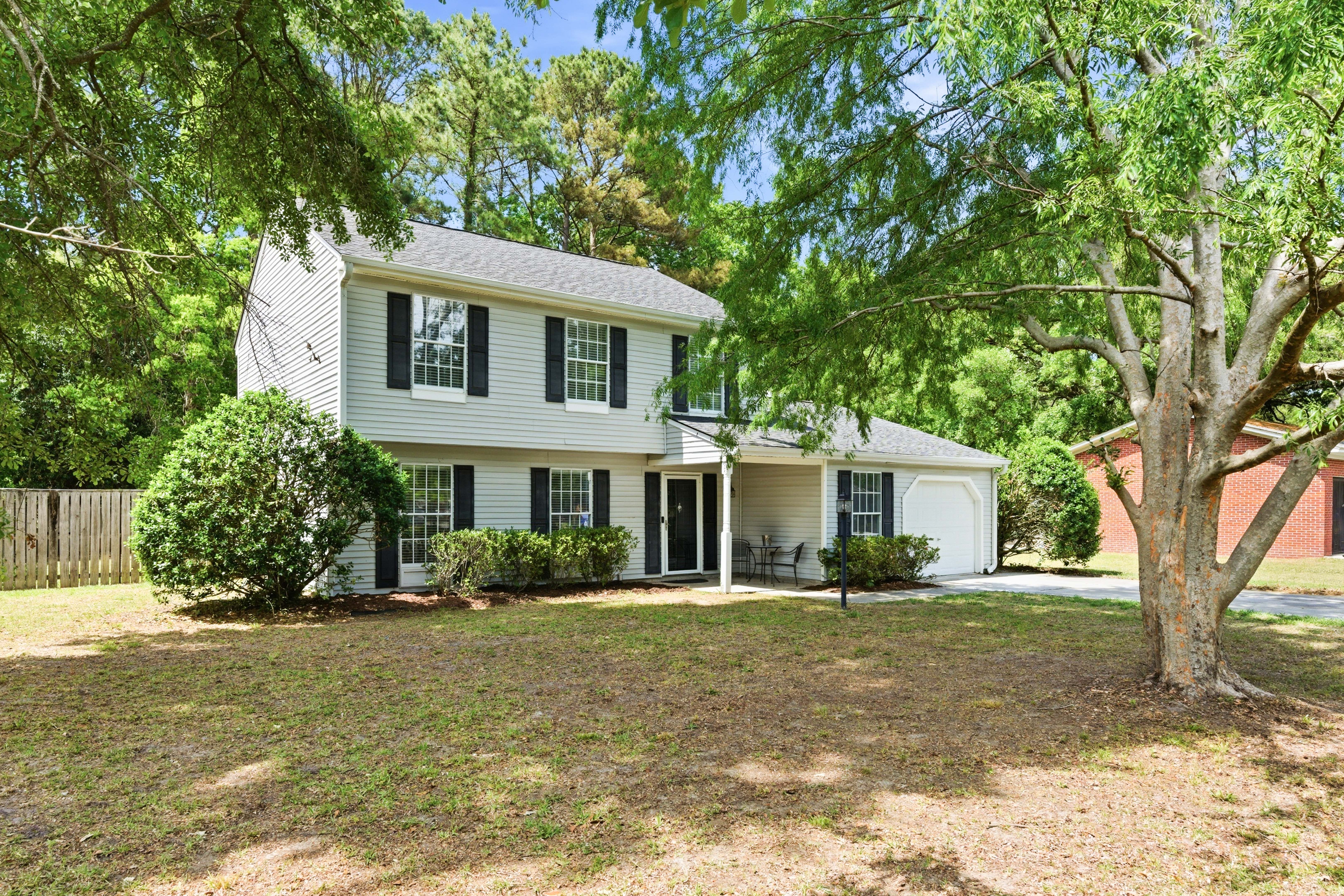 2143 Pinehurst Avenue - 物件實景