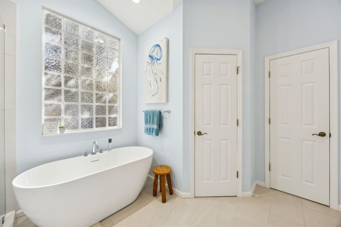 Fernandina Beach, Florida, 32034, United States, 4 Bedrooms Bedrooms, ,3 BathroomsBathrooms,Residential,For Sale,1986471