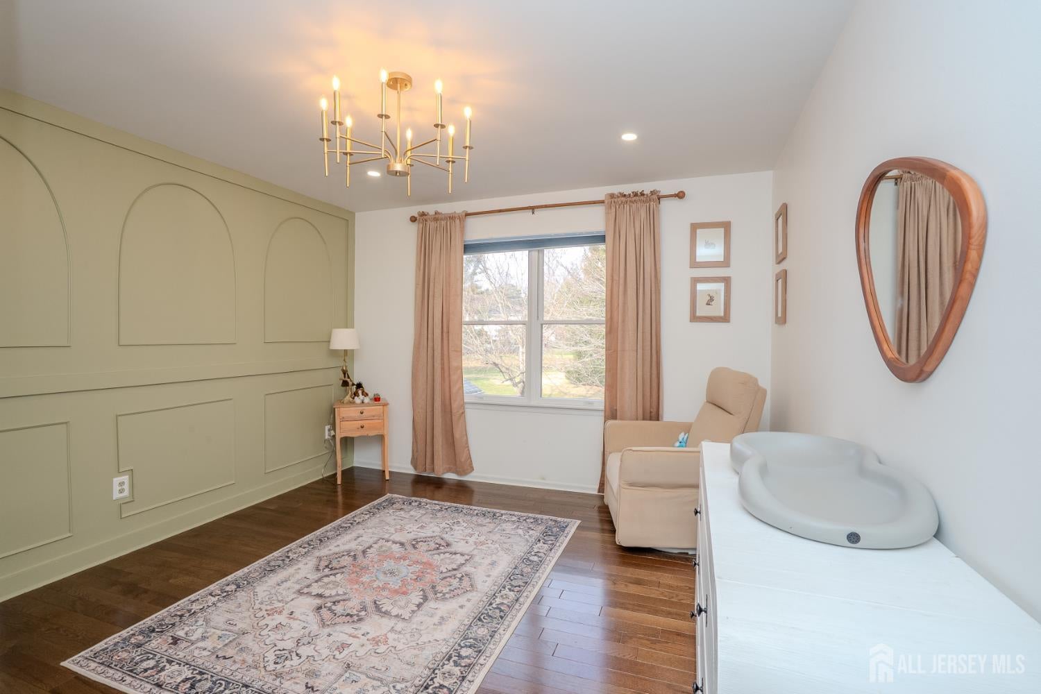 North Brunswick, New Jersey, 08902, United States, 5 Bedrooms Bedrooms, ,3 BathroomsBathrooms,Residential,For Sale,2002843