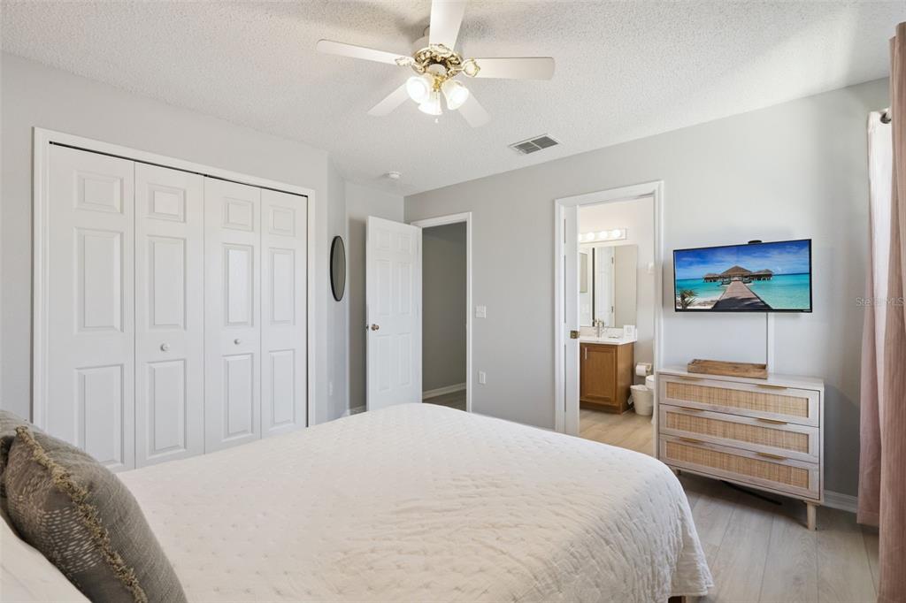 Kissimmee, Florida, 34747, United States, 6 Bedrooms Bedrooms, ,4 BathroomsBathrooms,Residential,For Sale,1992818