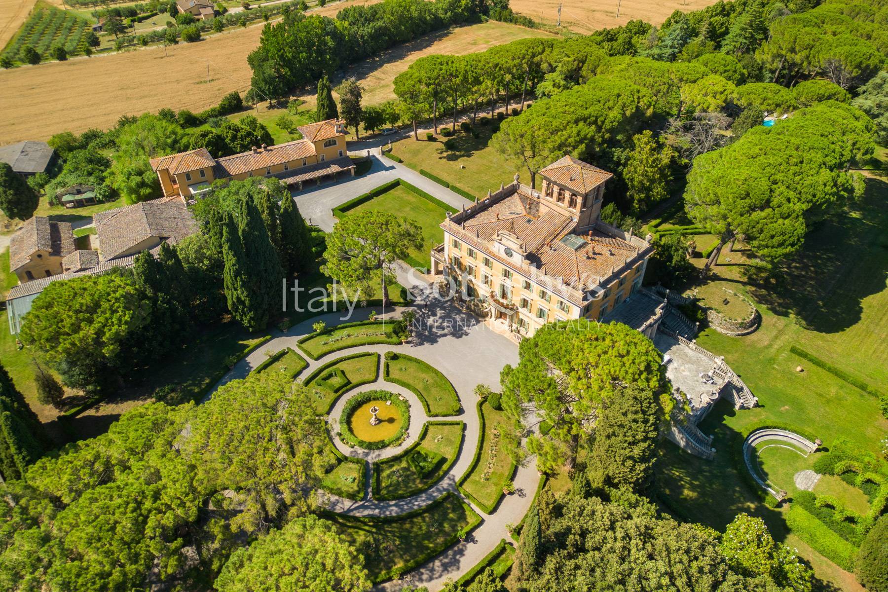  Magnificent historical villa with typical italian garden in Umbria - 物件實景