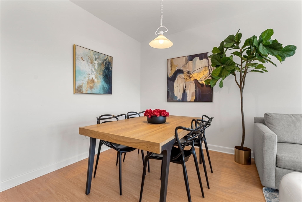 Cambridge, Massachusetts, 02139, United States, 1 Bedroom Bedrooms, ,2 BathroomsBathrooms,Residential,For Sale,1875314