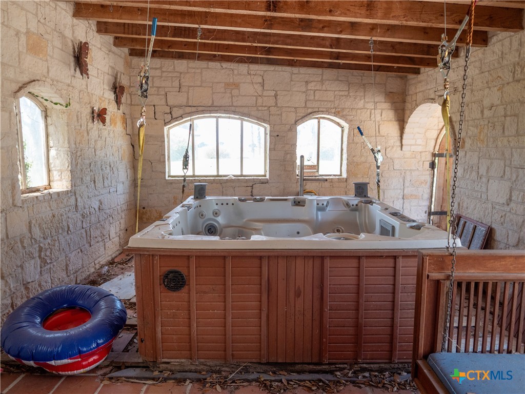 Edna, Texas, 77957, United States, 5 Bedrooms Bedrooms, ,5 BathroomsBathrooms,Residential,For Sale,1770365