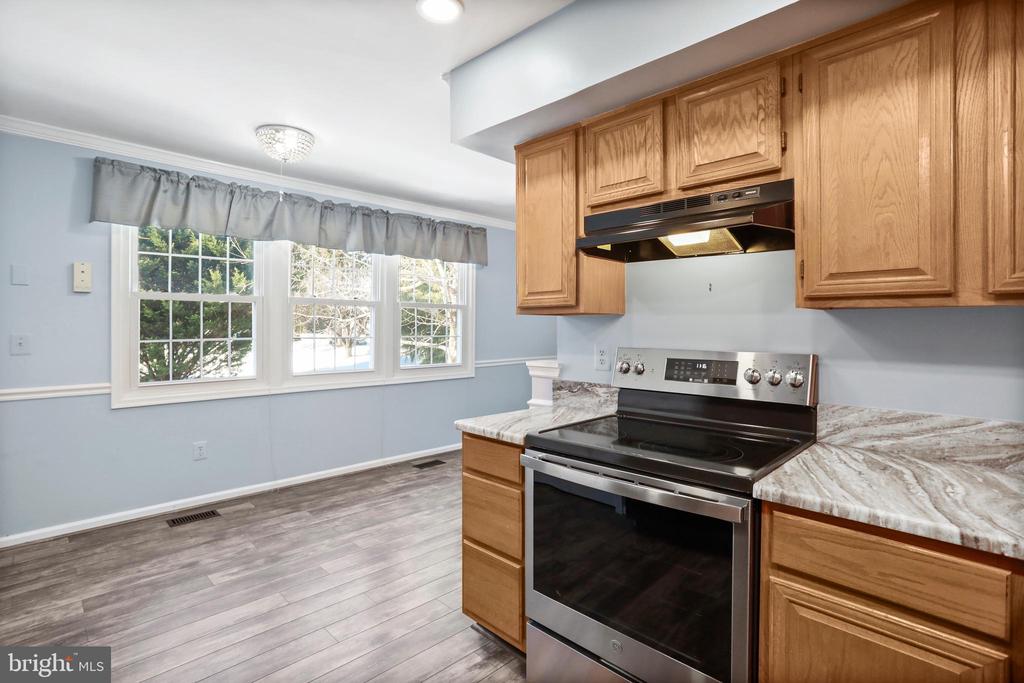 Sterling, Virginia, 20164, United States, 2 Bedrooms Bedrooms, ,3 BathroomsBathrooms,Residential,For Sale,2015095