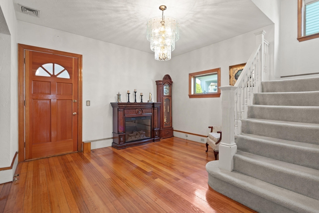 Medford, Massachusetts, 02155, United States, 4 Bedrooms Bedrooms, ,2 BathroomsBathrooms,Residential,For Sale,1935806