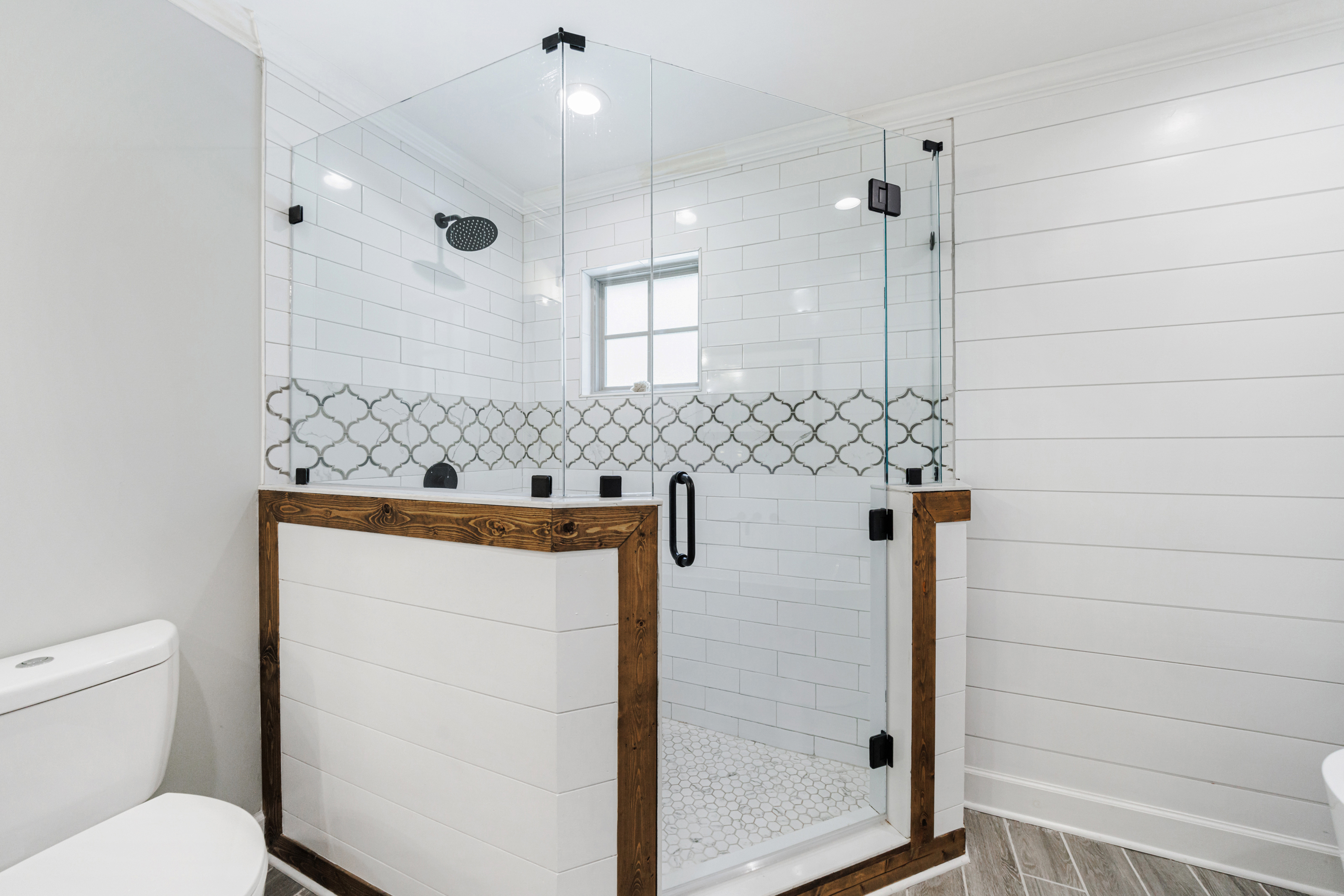  Stunning Fully Renovated Oasis on 2.4+/- Acres - 物件實景