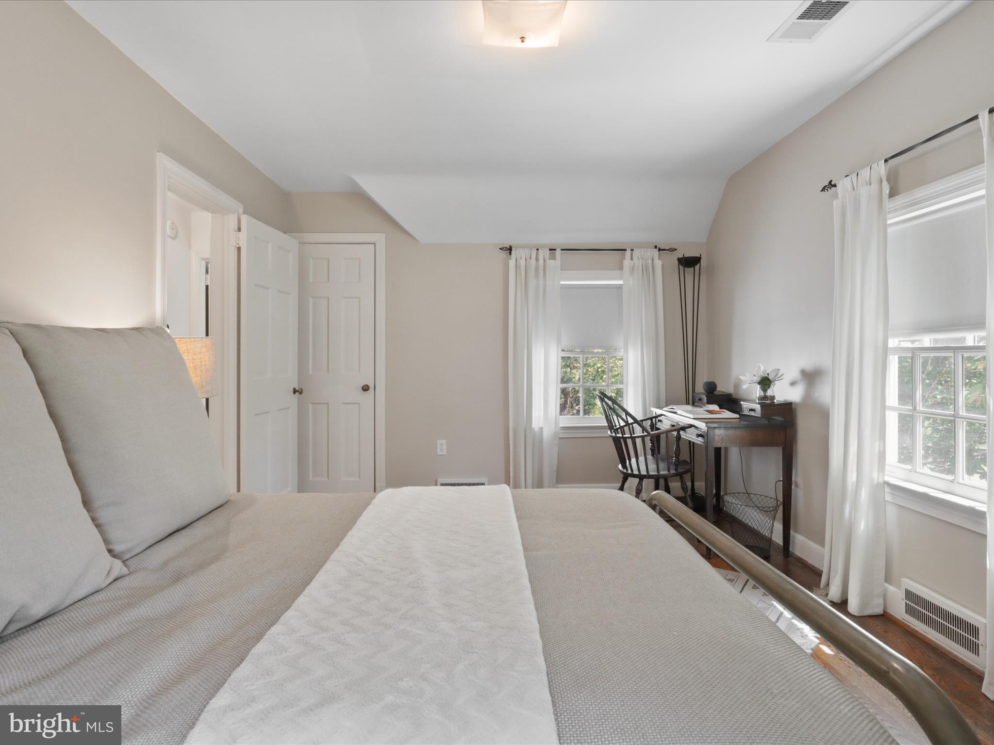 Arlington, Virginia, 22207, United States, 4 Bedrooms Bedrooms, ,4 BathroomsBathrooms,Residential,For Sale,1792386
