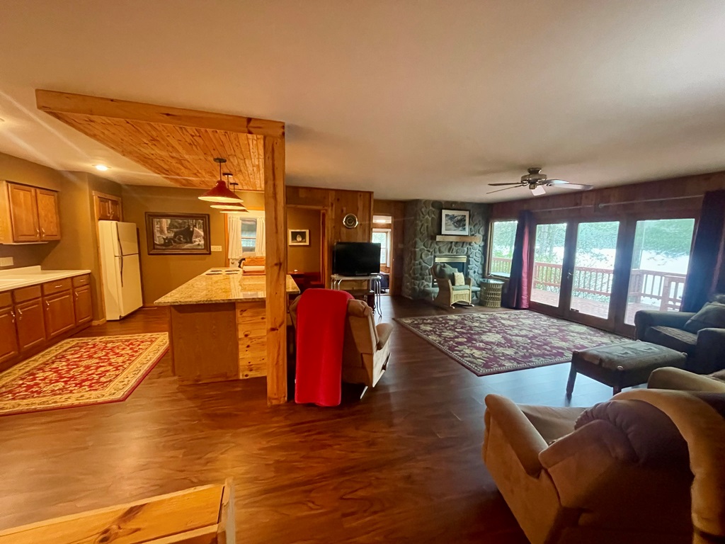 Tomahawk, Wisconsin, 54487, United States, 4 Bedrooms Bedrooms, ,2 BathroomsBathrooms,Residential,For Sale,1907326