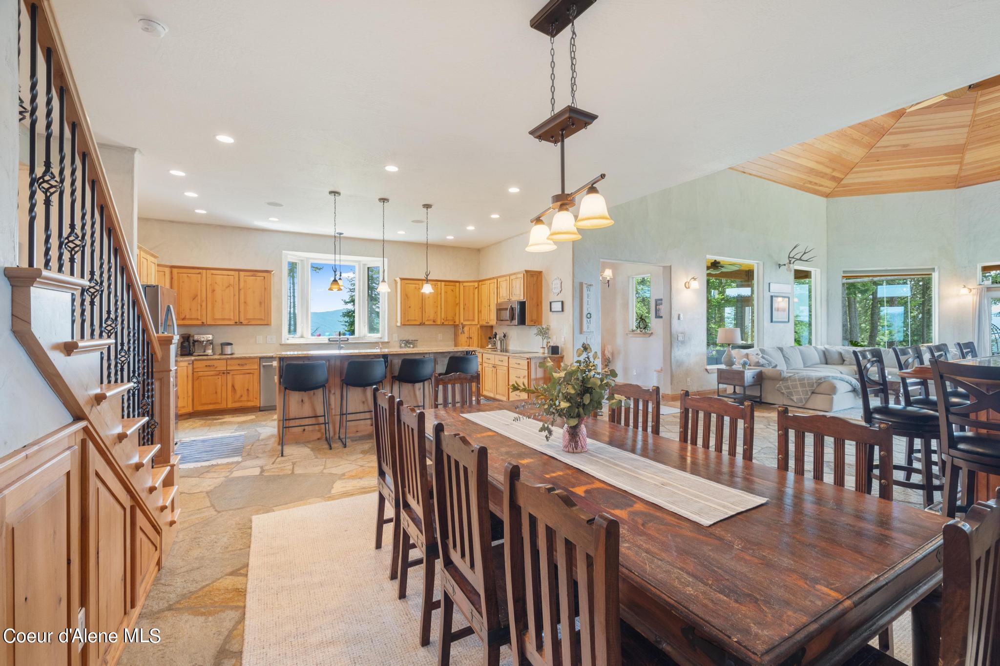 Coeur D'alene, Idaho, 83814, United States, 4 Bedrooms Bedrooms, ,3 BathroomsBathrooms,Residential,For Sale,1795061