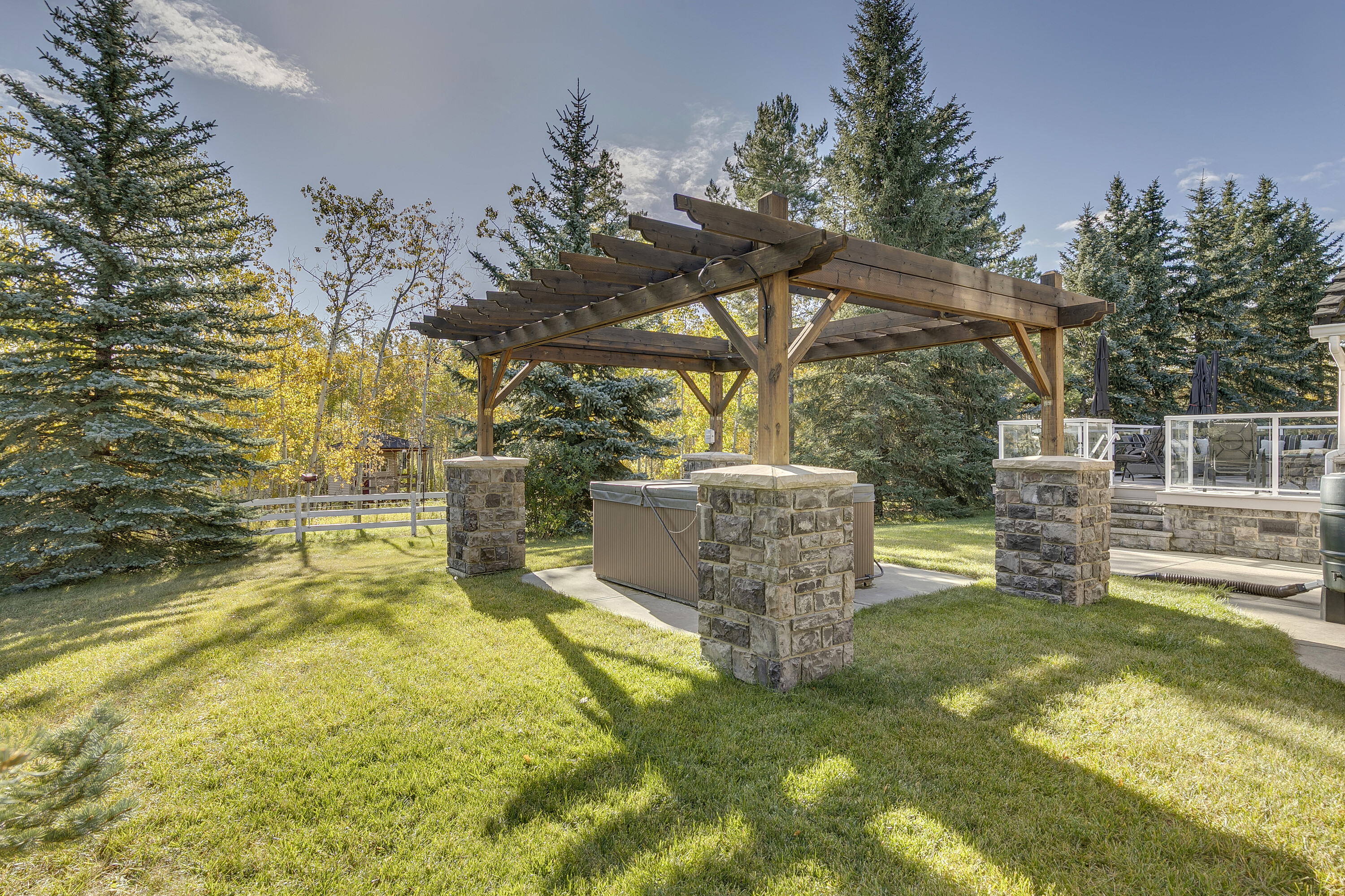  20 Acre Storybook Property - 物件實景