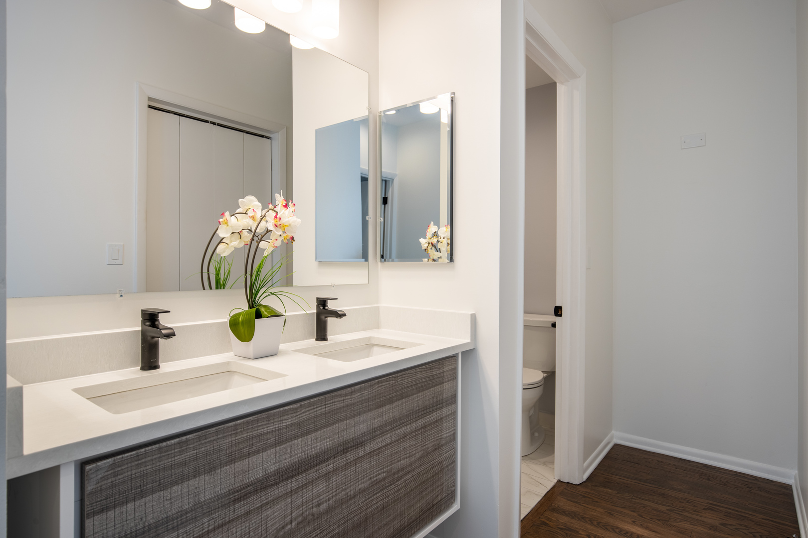 3631 N Pine Grove Avenue Unit C, Chicago, Illinois, 60613, United States, 4 Bedrooms Bedrooms, ,4 BathroomsBathrooms,Residential,For Sale,3631 N Pine Grove Avenue Unit C,1663160