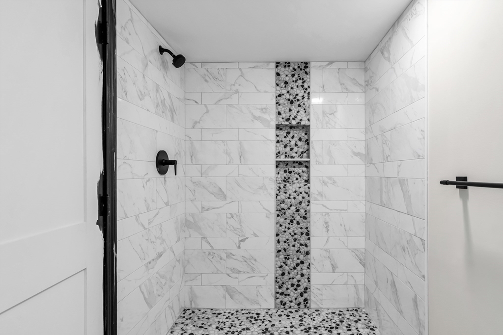 Billerica, Massachusetts, 01821, United States, 4 Bedrooms Bedrooms, ,3 BathroomsBathrooms,Residential,For Sale,1980011