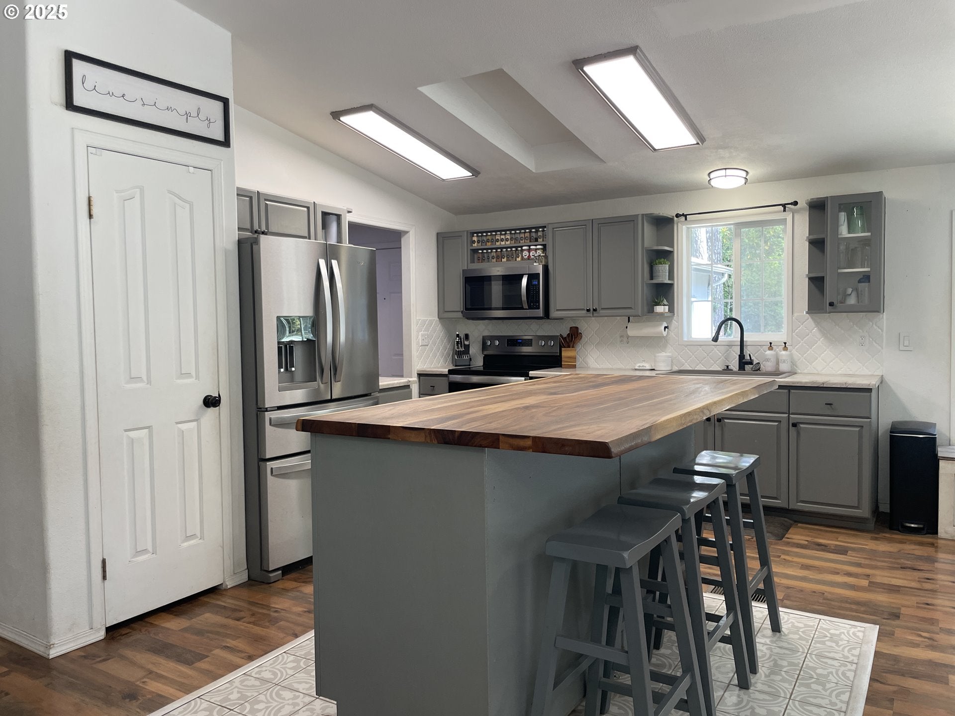 Bandon, Oregon, 97411, United States, 3 Bedrooms Bedrooms, ,2 BathroomsBathrooms,Residential,For Sale,1942662