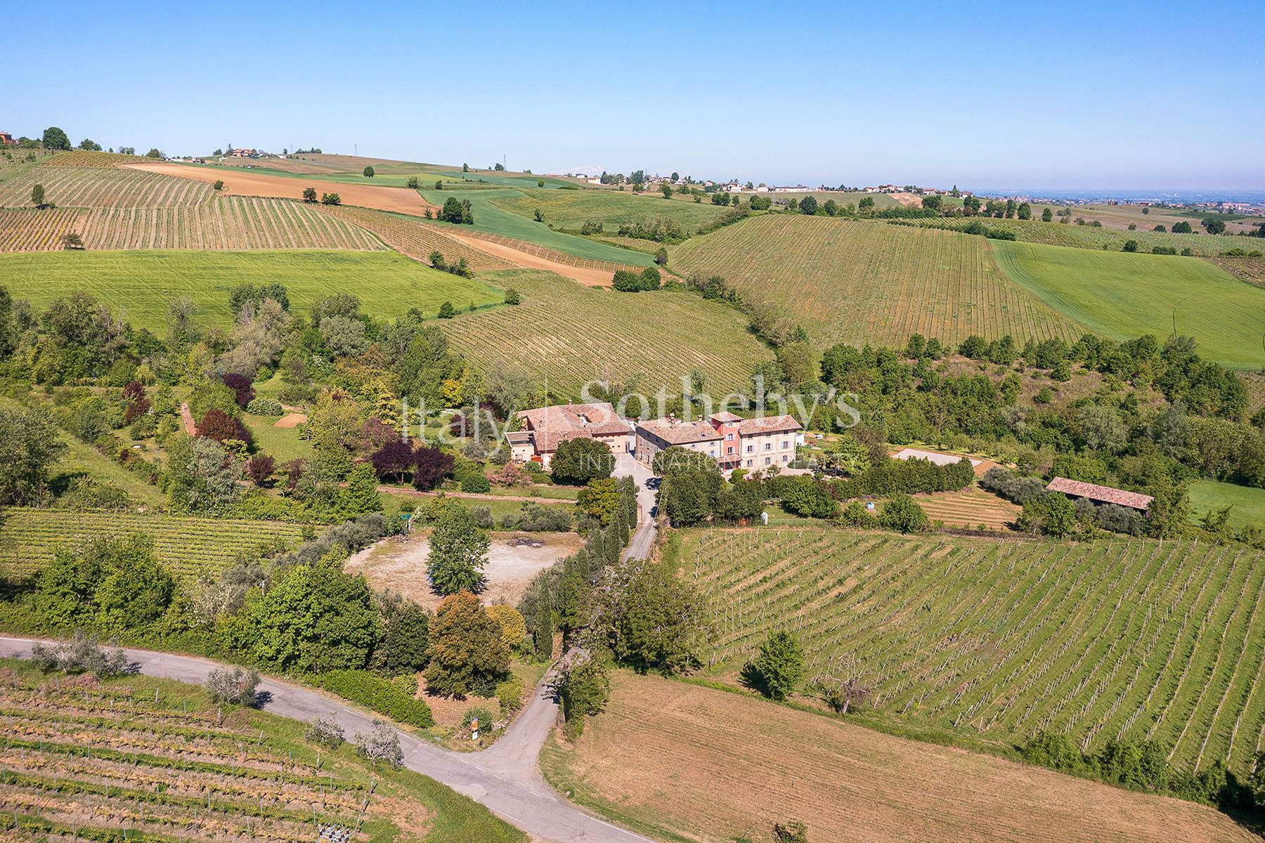  Farmhouse among the Vineyards of the Val Tidone south of Milan - 物件實景