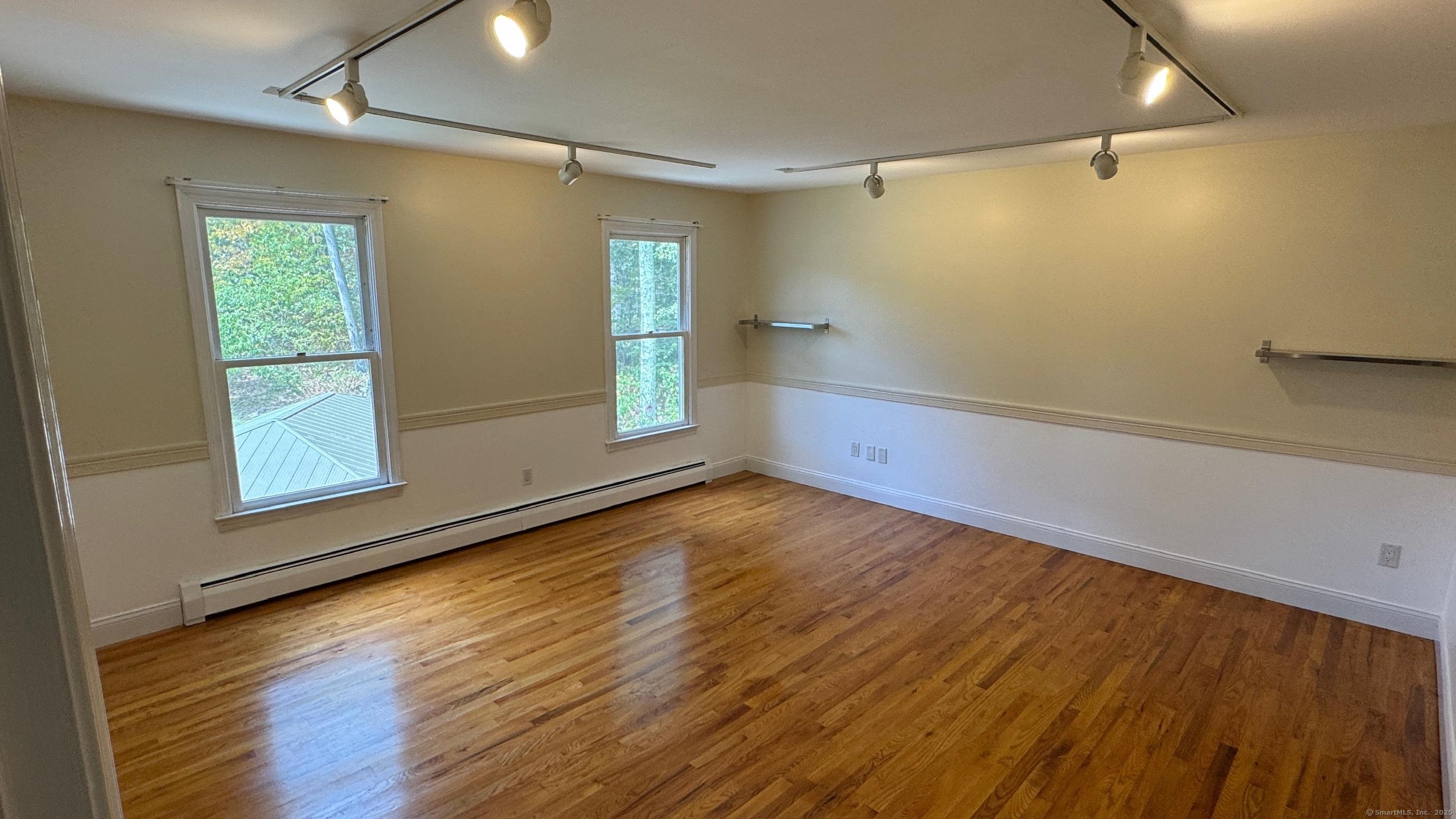 Guilford, Connecticut, 06437, United States, 4 Bedrooms Bedrooms, ,3 BathroomsBathrooms,Residential,For Sale,1938049