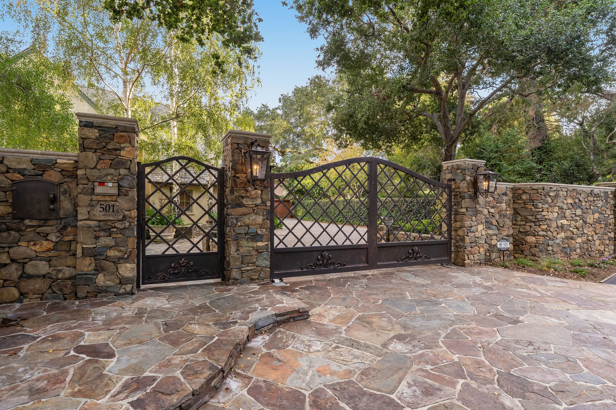  Timeless Elegance in Lower Hillsborough - 物件實景