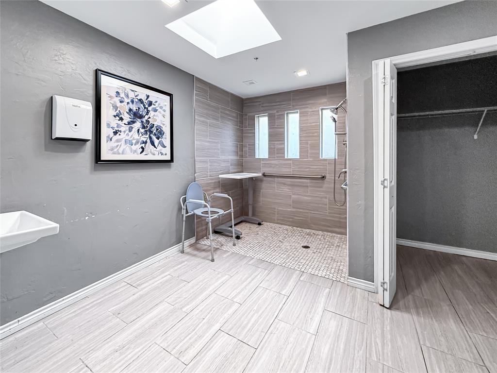 Plano, Texas, 75023, United States, 8 Bedrooms Bedrooms, ,6 BathroomsBathrooms,Residential,For Sale,1913545