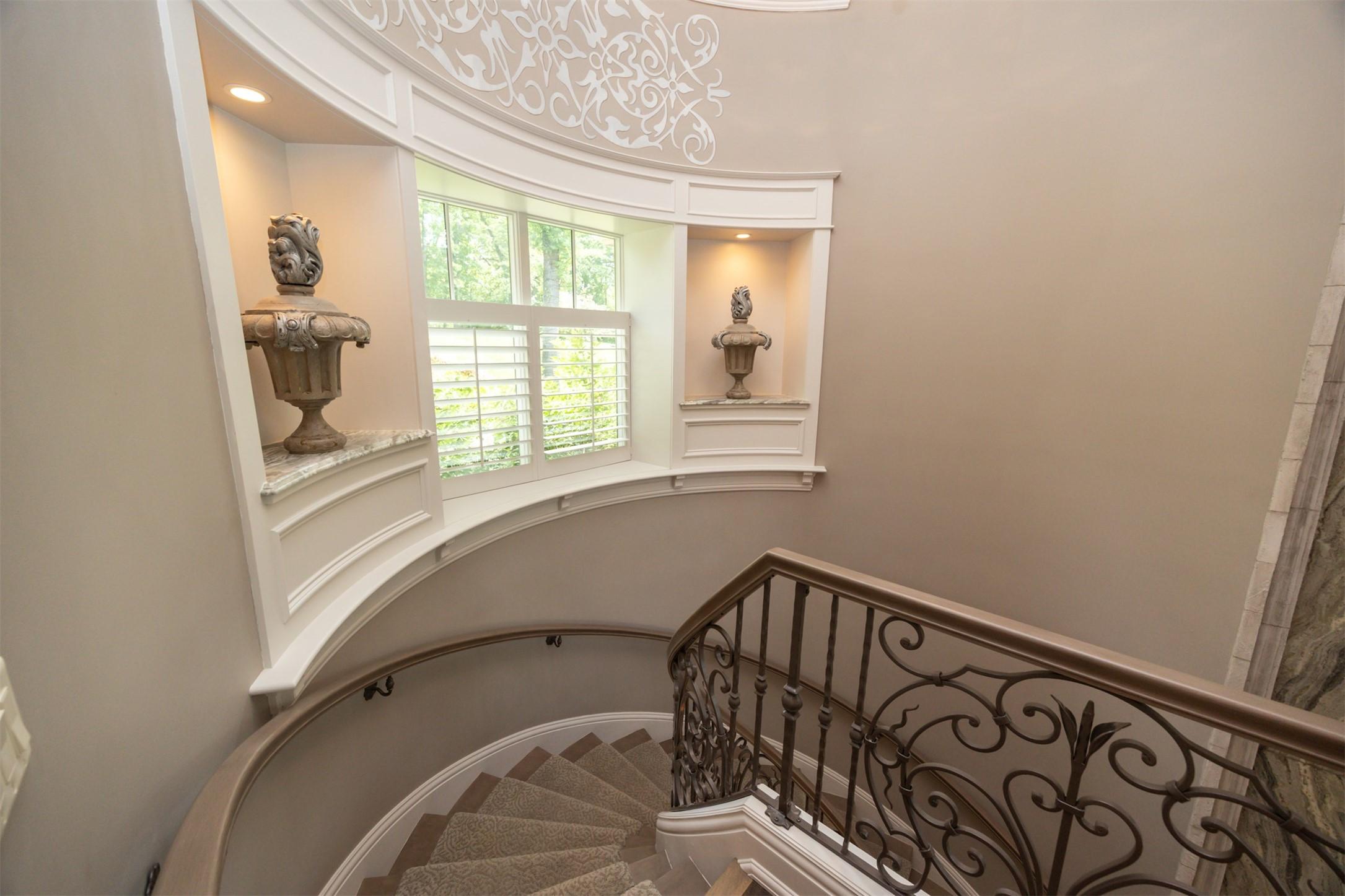 Urbandale, Iowa, 50323, United States, 4 Bedrooms Bedrooms, ,6 BathroomsBathrooms,Residential,For Sale,1980001