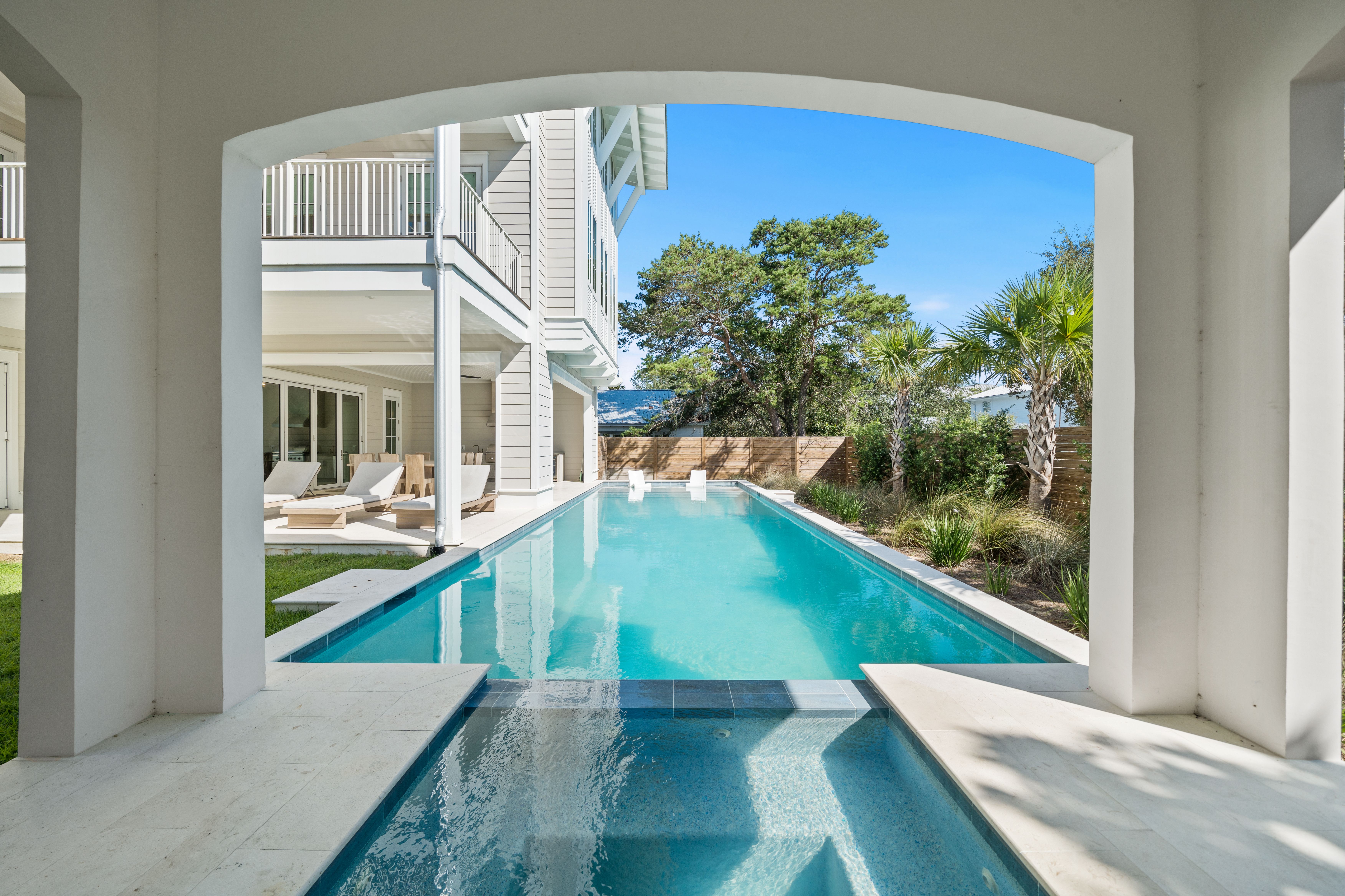  Gulf Serenity  Newer-Construction 8-Bedroom Luxury Home with Rooftop Terrace - 物件實景