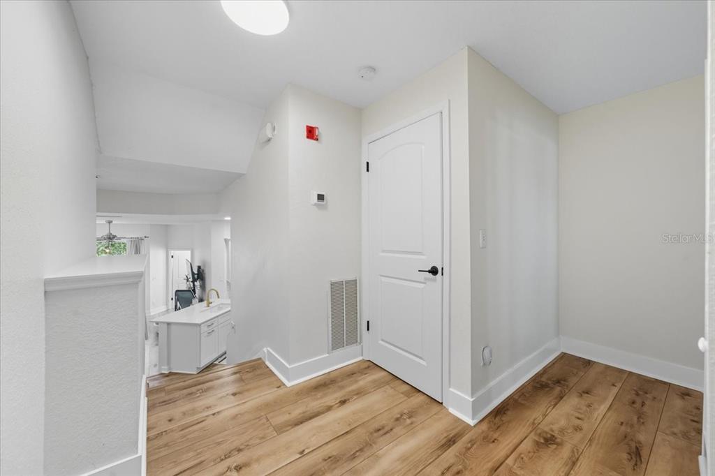 Tampa, Florida, 33602, United States, 3 Bedrooms Bedrooms, ,2 BathroomsBathrooms,Residential,For Sale,1970738