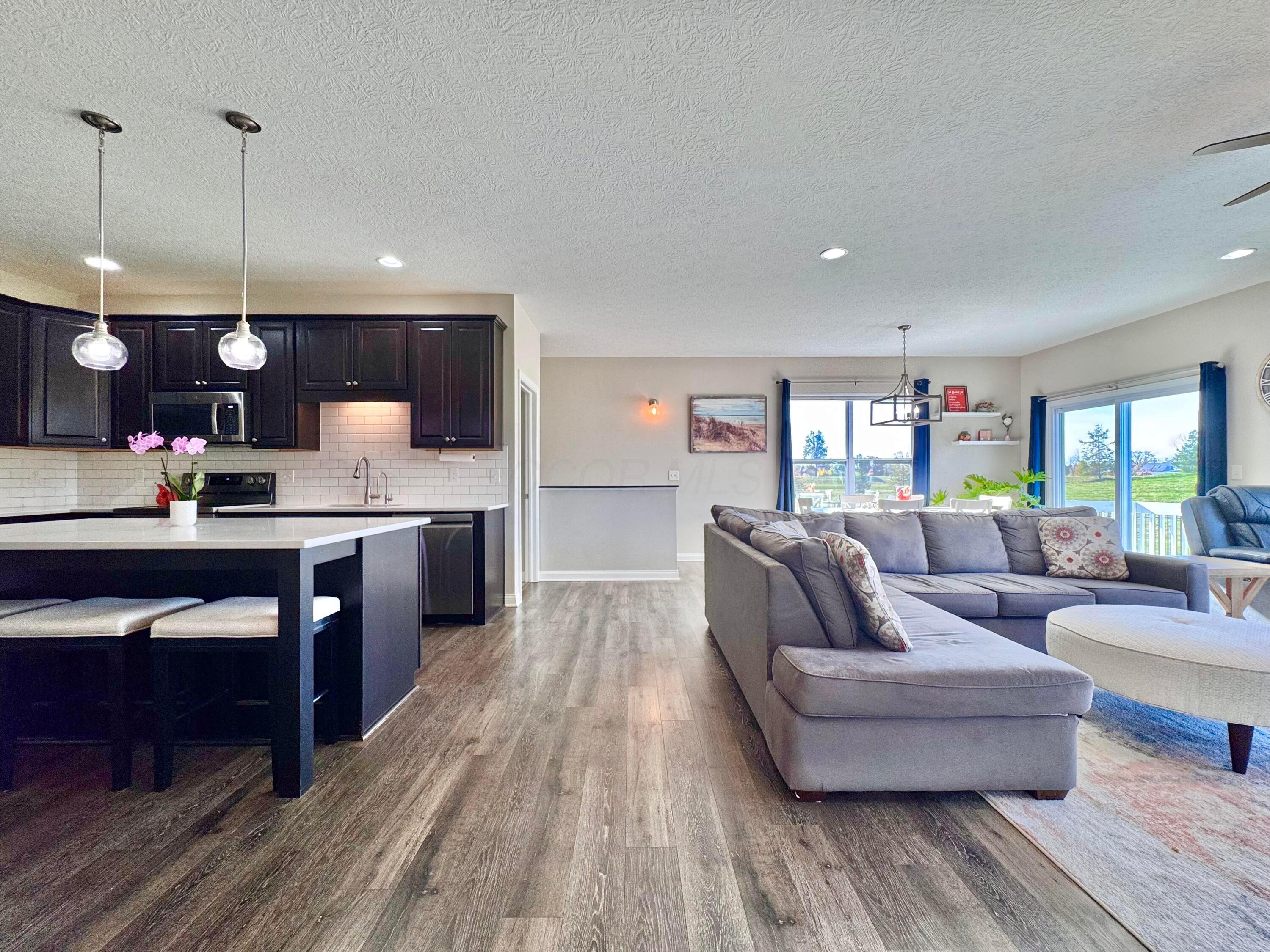 Powell, Ohio, 43065, United States, 3 Bedrooms Bedrooms, ,2 BathroomsBathrooms,Residential,For Sale,1989731