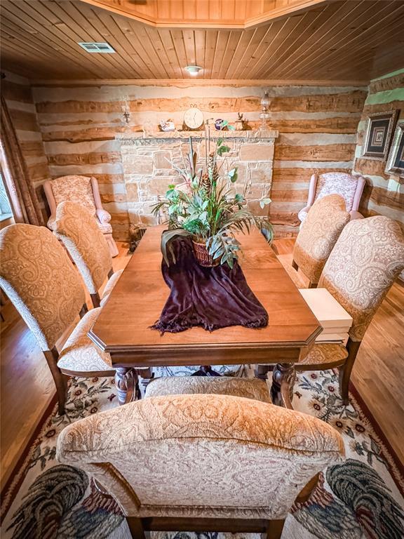 Fort Gibson, Oklahoma, 74434, United States, 2 Bedrooms Bedrooms, ,3 BathroomsBathrooms,Residential,For Sale,1982810