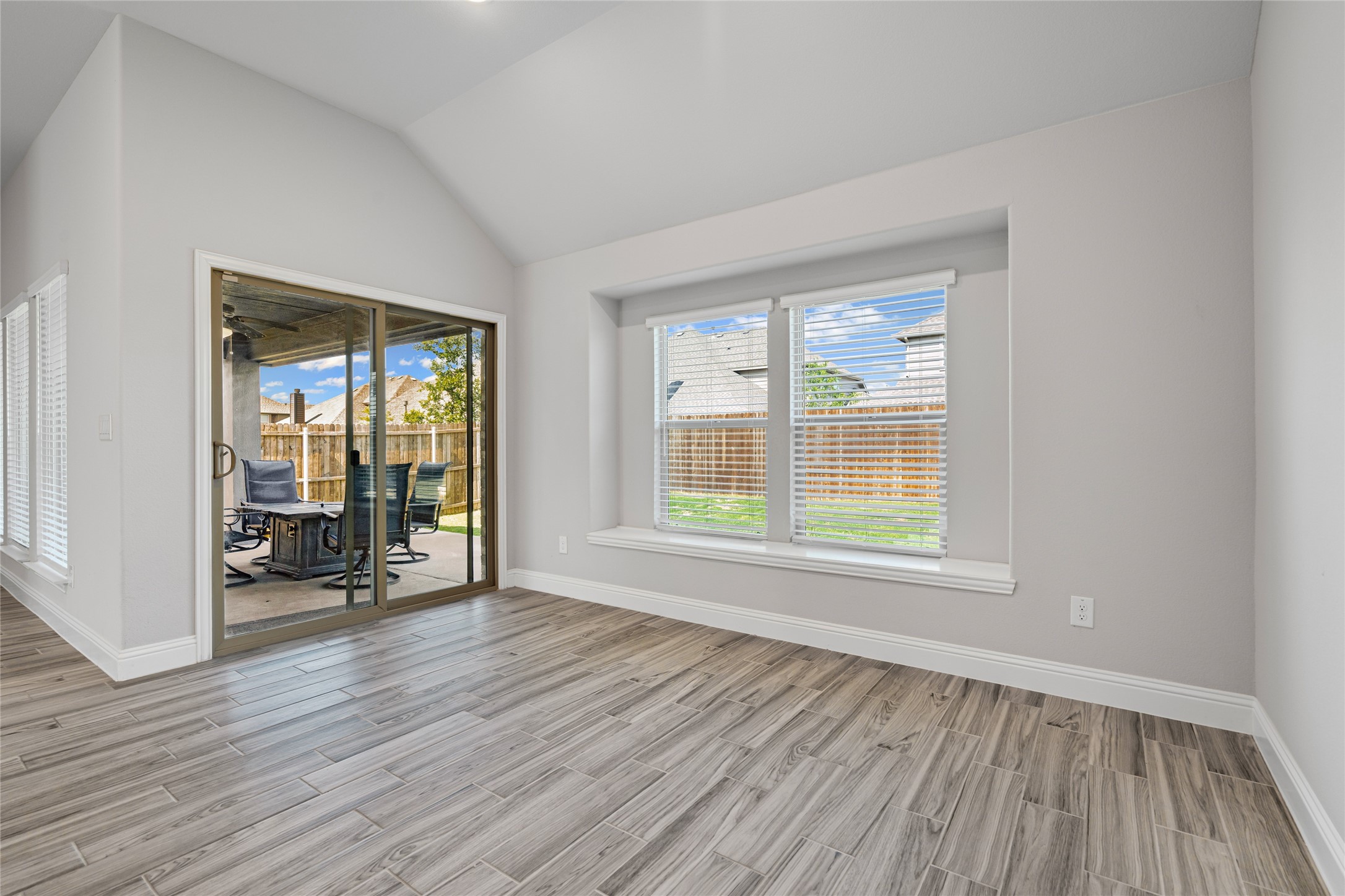 Melissa, Texas, 75454, United States, 4 Bedrooms Bedrooms, ,3 BathroomsBathrooms,Residential,For Sale,1994825