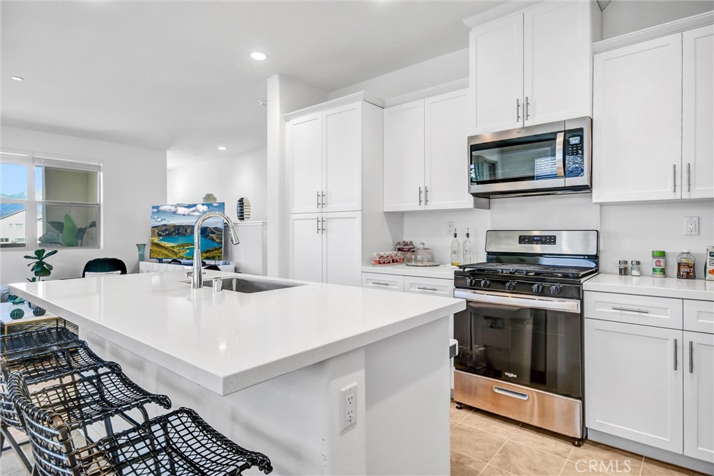 Ontario, California, 91761, United States, 2 Bedrooms Bedrooms, ,2 BathroomsBathrooms,Residential,For Sale,1983803