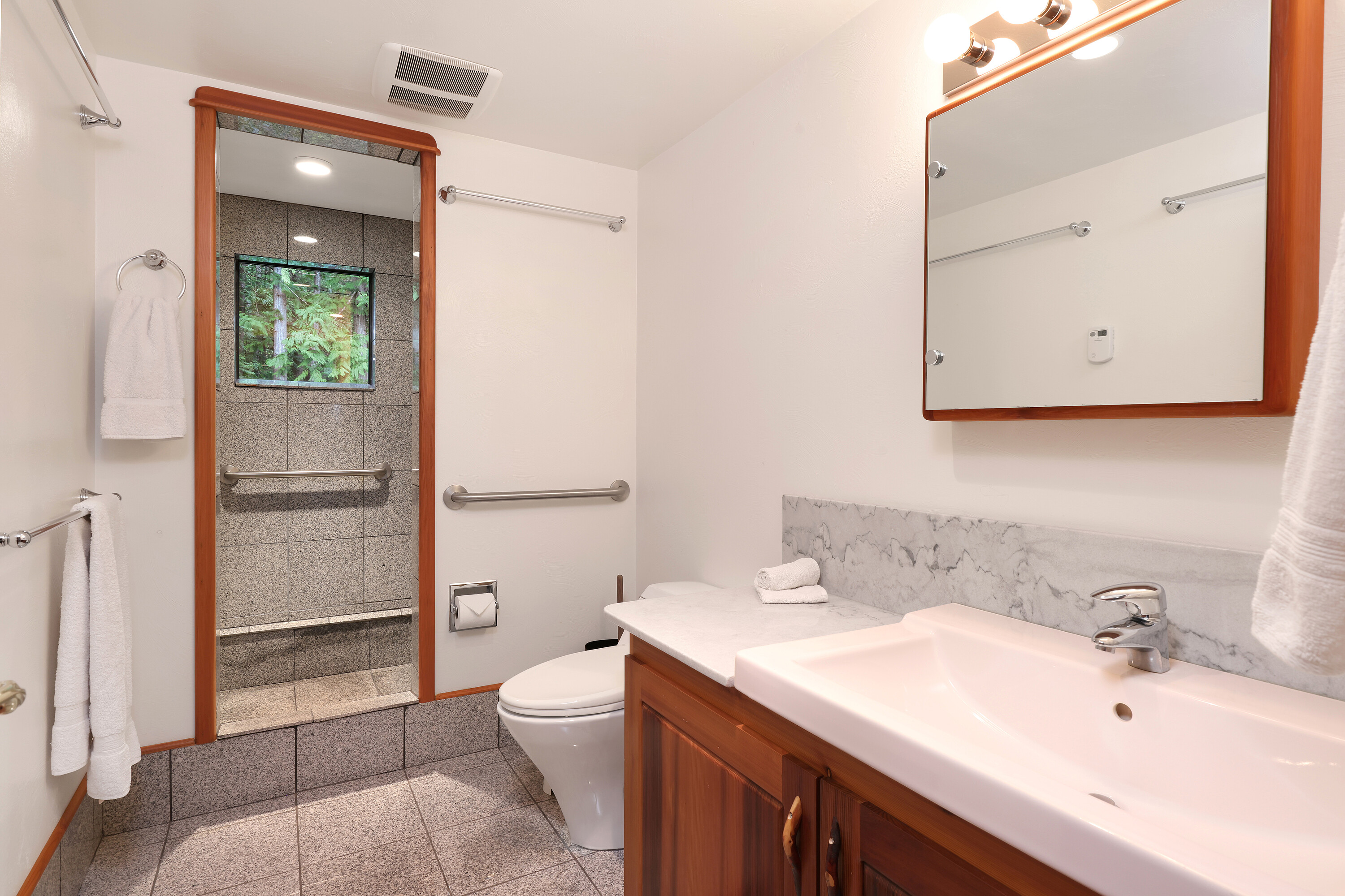  Private Lake Property - 物件實景