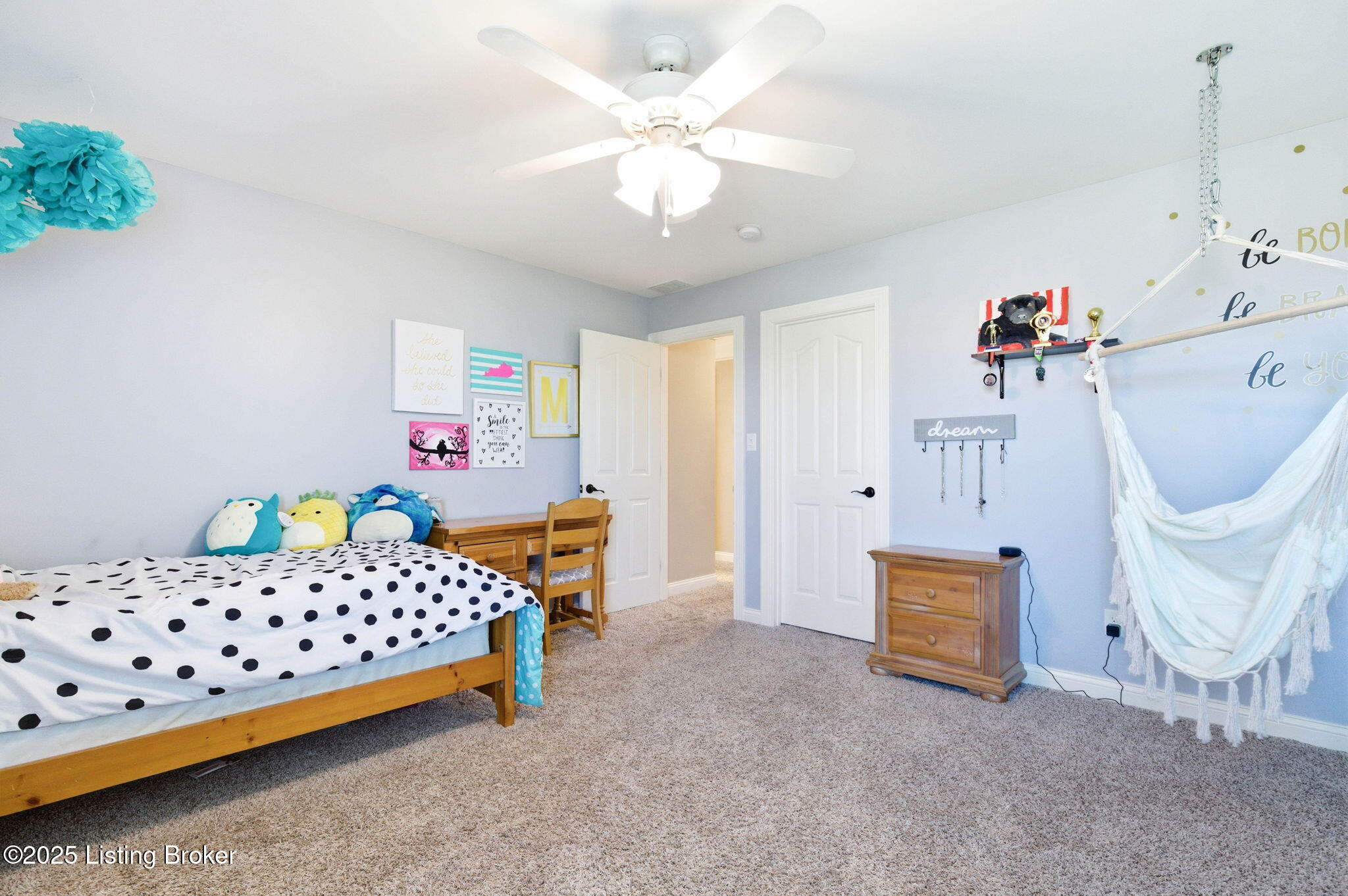 La Grange, Kentucky, 40031, United States, 5 Bedrooms Bedrooms, ,4 BathroomsBathrooms,Residential,For Sale,1971685