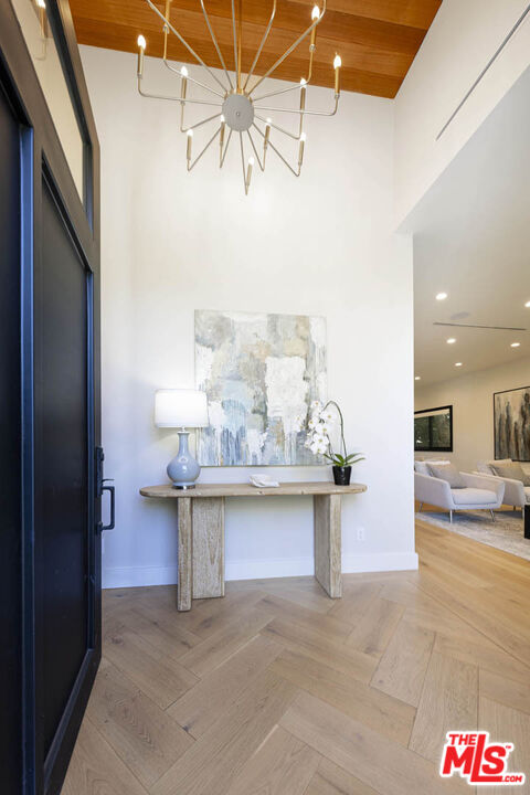 Los Angeles, California, 90048, United States, 4 Bedrooms Bedrooms, ,2 BathroomsBathrooms,Residential,For Sale,1962418