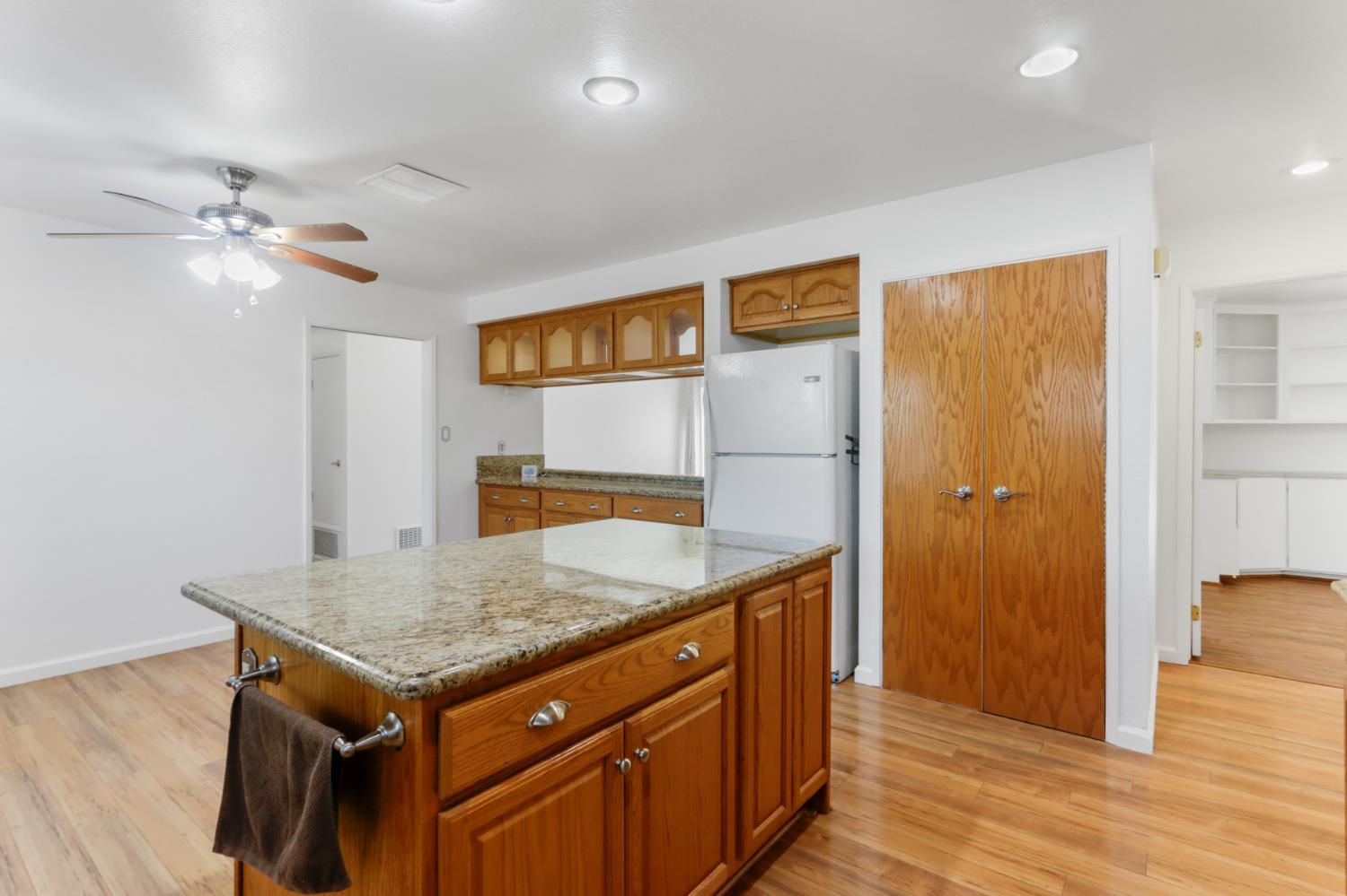 Elk Grove, California, 95624, United States, 4 Bedrooms Bedrooms, ,3 BathroomsBathrooms,Residential,For Sale,1987914