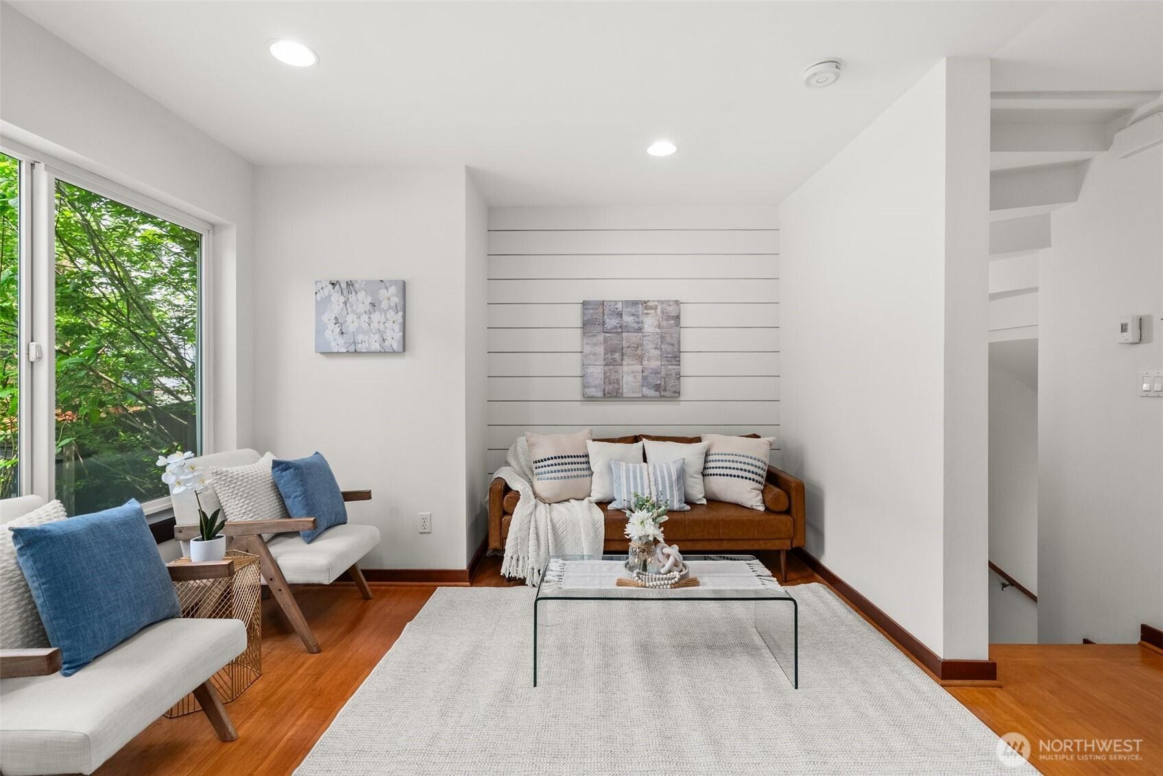 SEATTLE, Washington, 98105, United States, 3 Bedrooms Bedrooms, ,3 BathroomsBathrooms,Residential,For Sale,1875304