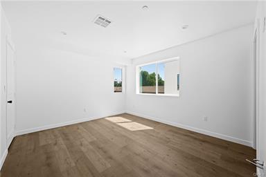 Van Nuys, California, 91405, United States, 11 Bedrooms Bedrooms, ,Residential,For Sale,1763615