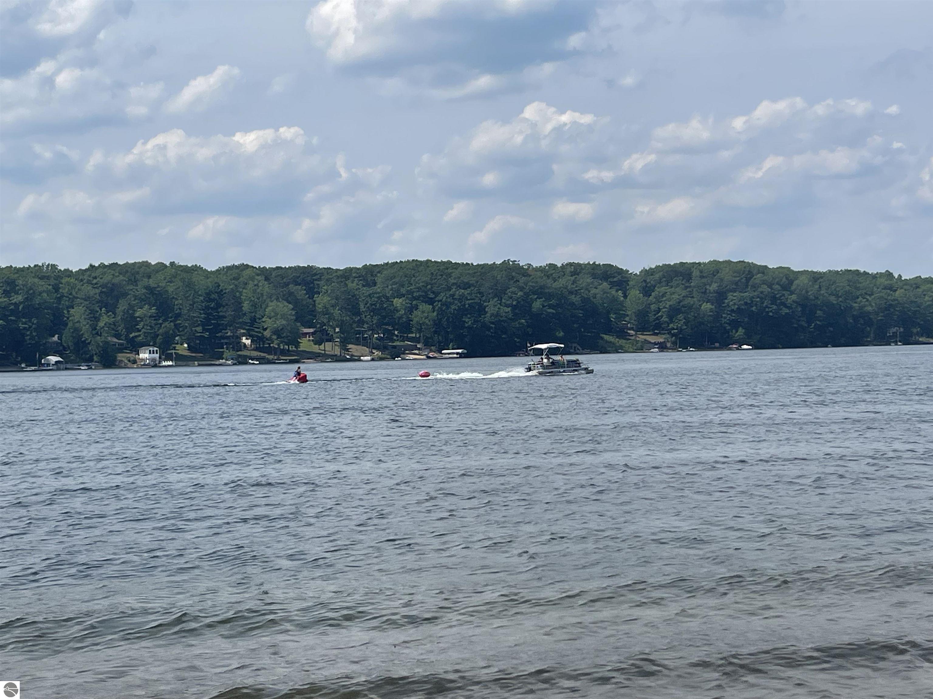 Harrison, Michigan, 48625, United States, 5 Bedrooms Bedrooms, ,4 BathroomsBathrooms,Residential,For Sale,1990816