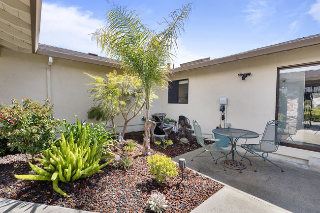 Hollister, California, 95023, United States, 3 Bedrooms Bedrooms, ,2 BathroomsBathrooms,Residential,For Sale,1882231