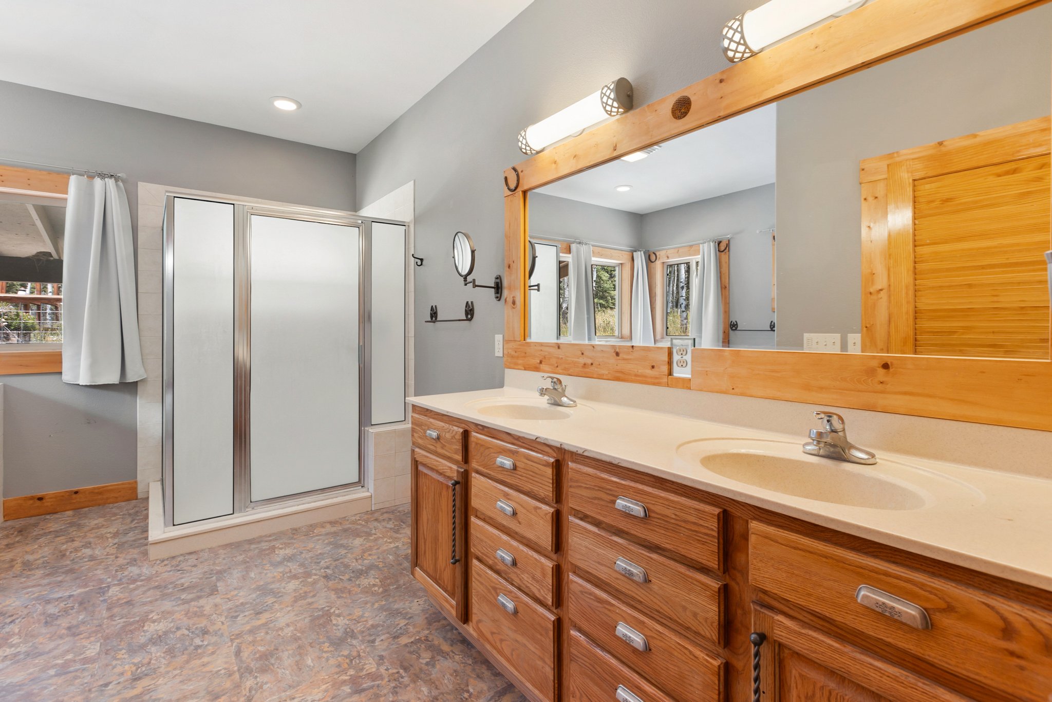 Divide, Colorado, 80814, United States, 3 Bedrooms Bedrooms, ,2 BathroomsBathrooms,Residential,For Sale,1918151