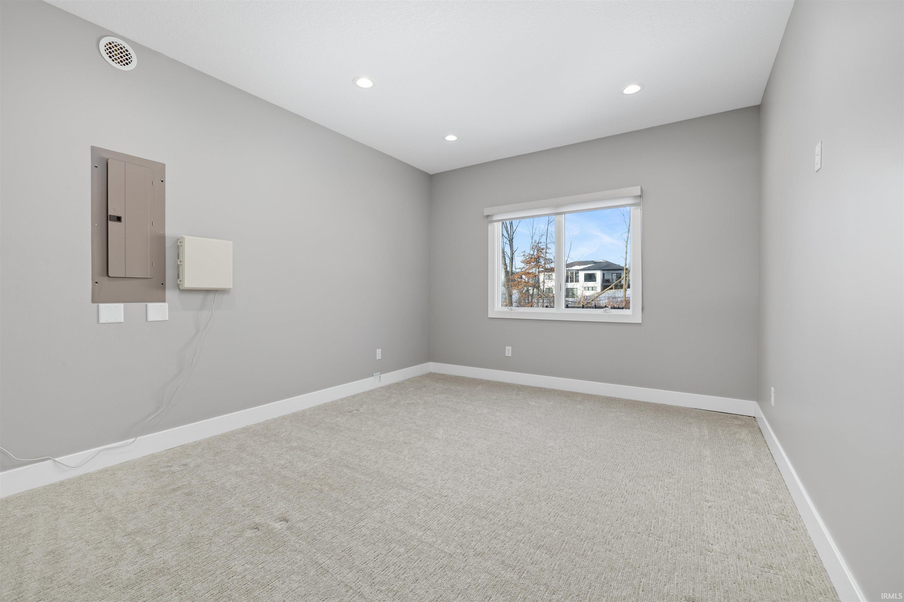 Fort Wayne, Indiana, 46845, United States, 3 Bedrooms Bedrooms, ,3 BathroomsBathrooms,Residential,For Sale,2006241