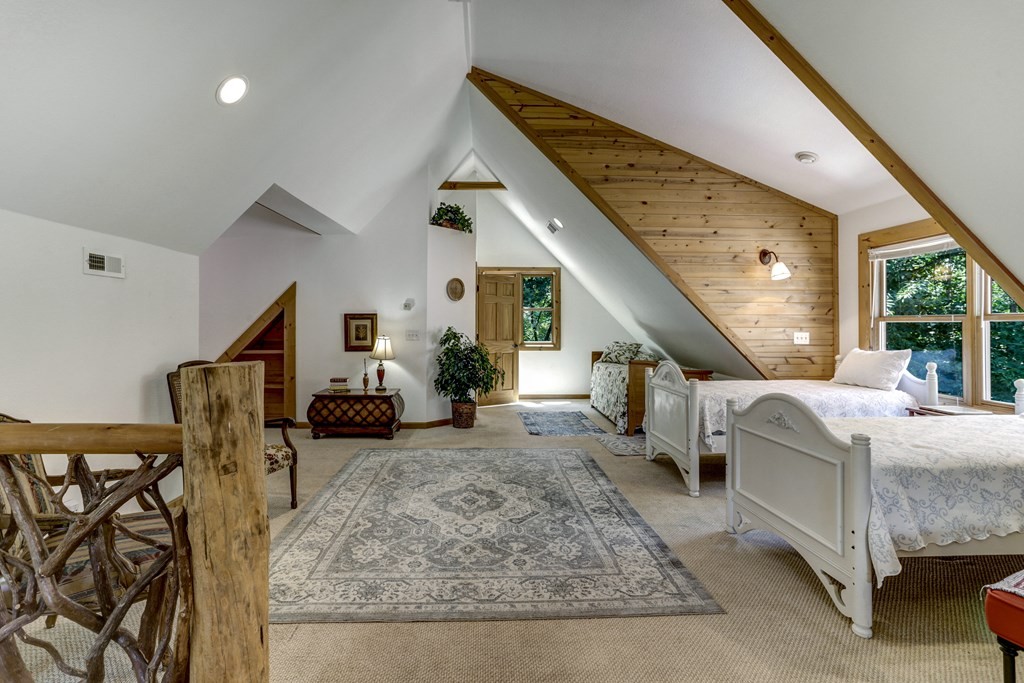 Hayesville, North Carolina, 28904, United States, 3 Bedrooms Bedrooms, ,5 BathroomsBathrooms,Residential,For Sale,1931942