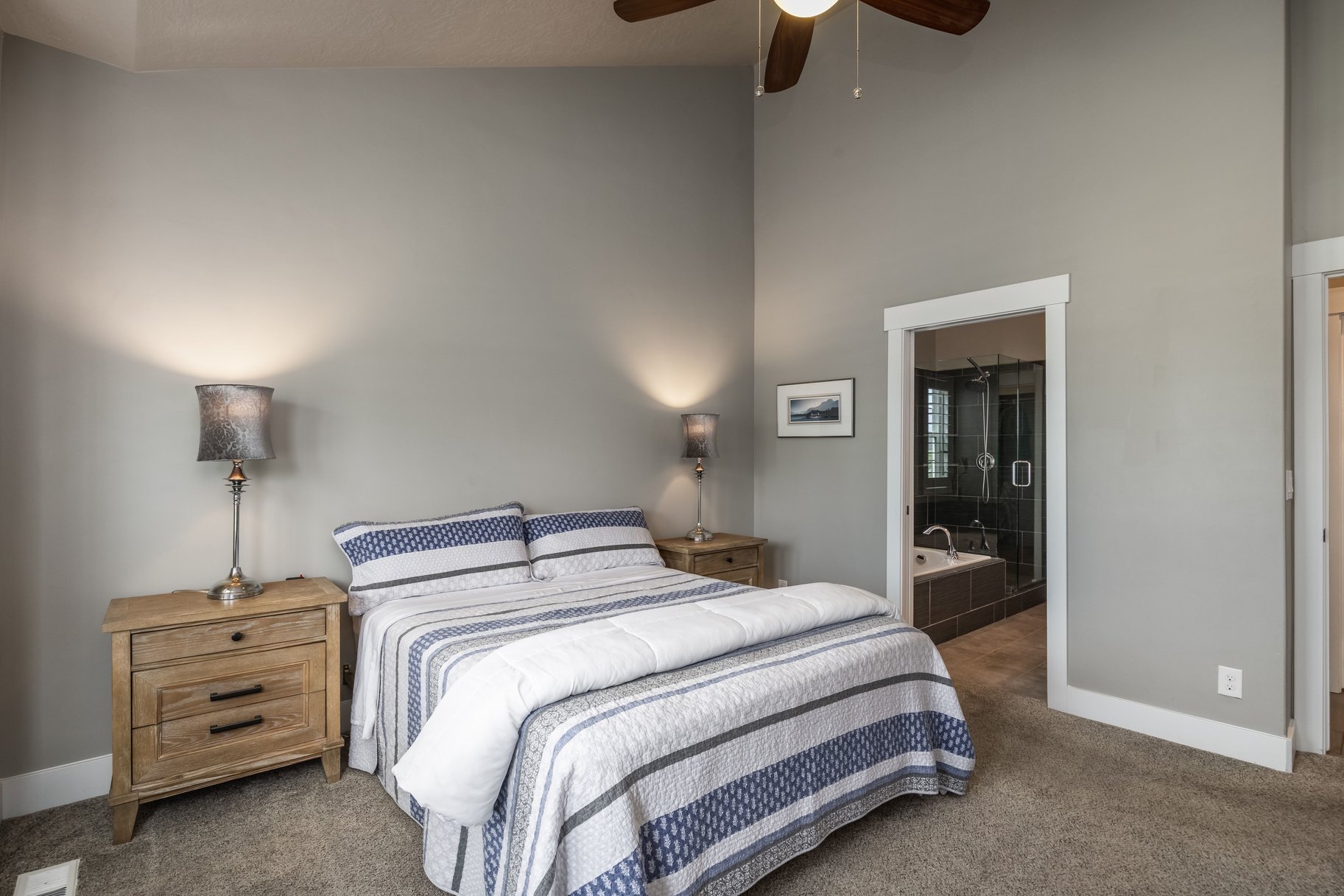  Move-In Ready in Daybreak — Steps from the Lake, Loaded with Custom Upgrades - 物件實景