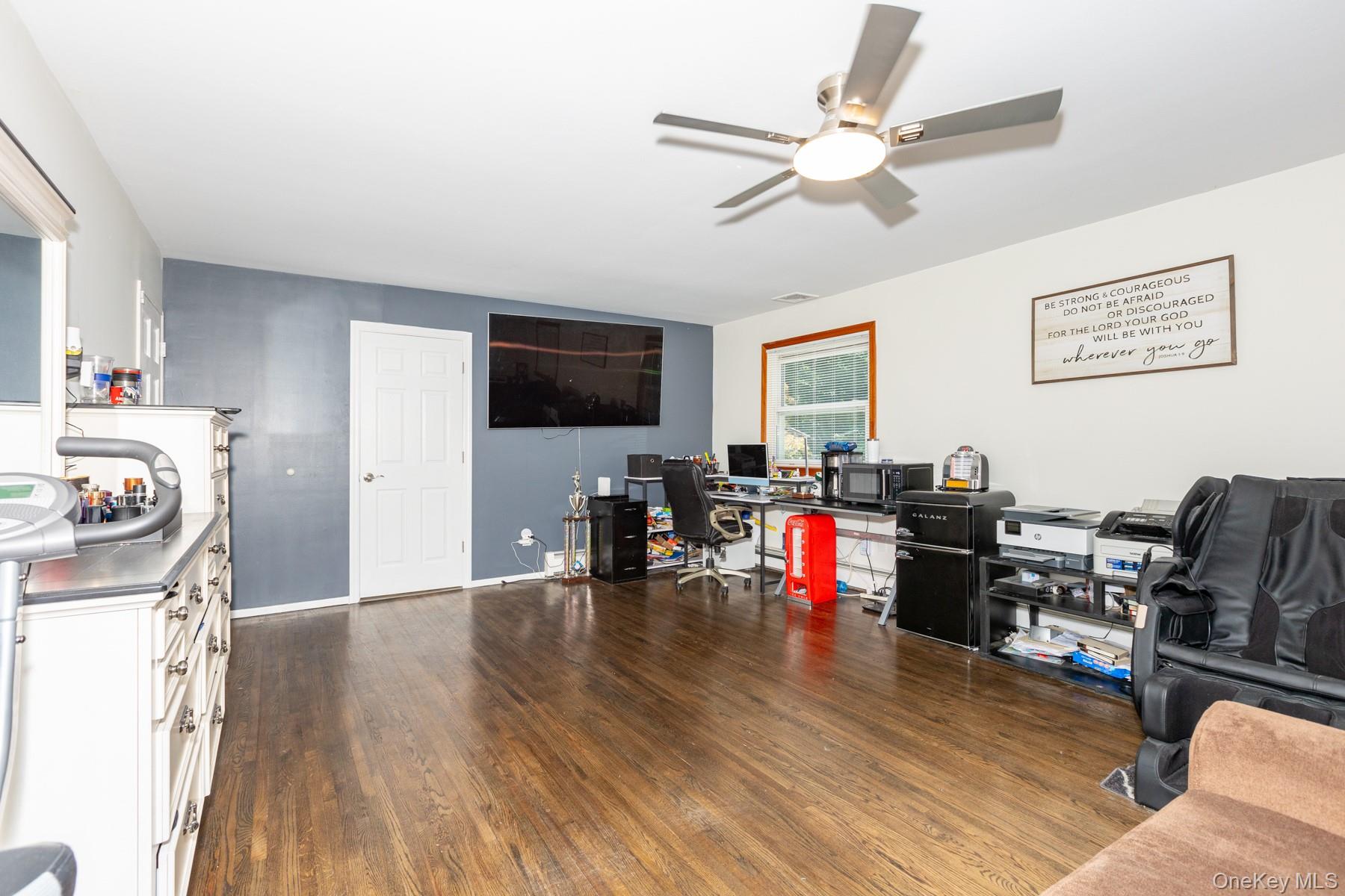 Smithtown, New York, 11787, United States, 4 Bedrooms Bedrooms, ,3 BathroomsBathrooms,Residential,For Sale,1907417