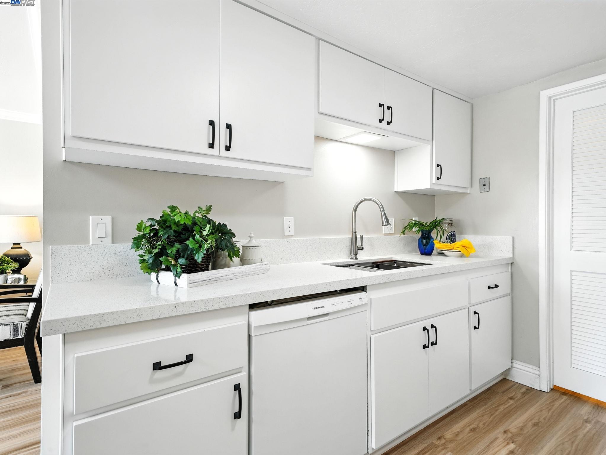 Livermore, California, 94551, United States, 2 Bedrooms Bedrooms, ,1 BathroomBathrooms,Residential,For Sale,1927441