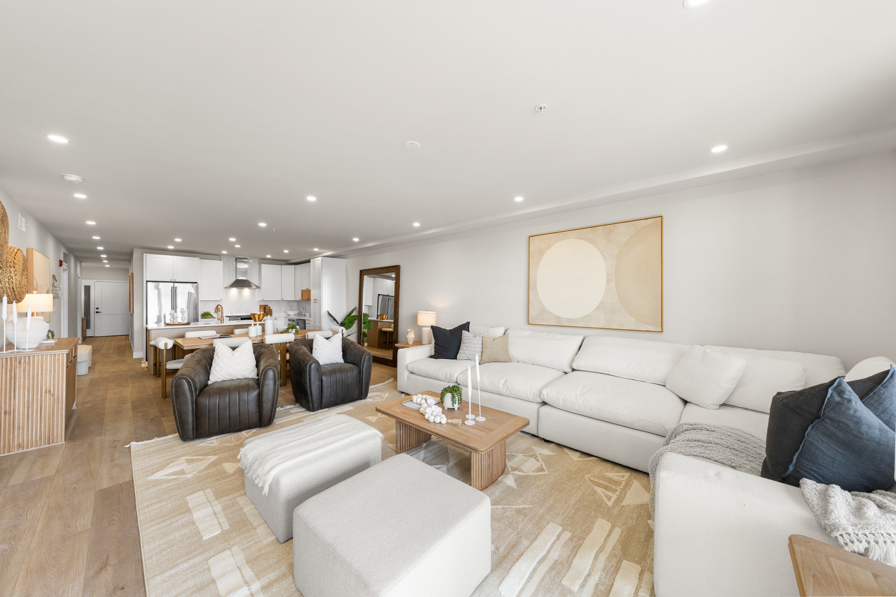  323 E Oak Avenue #202 - 物件實景