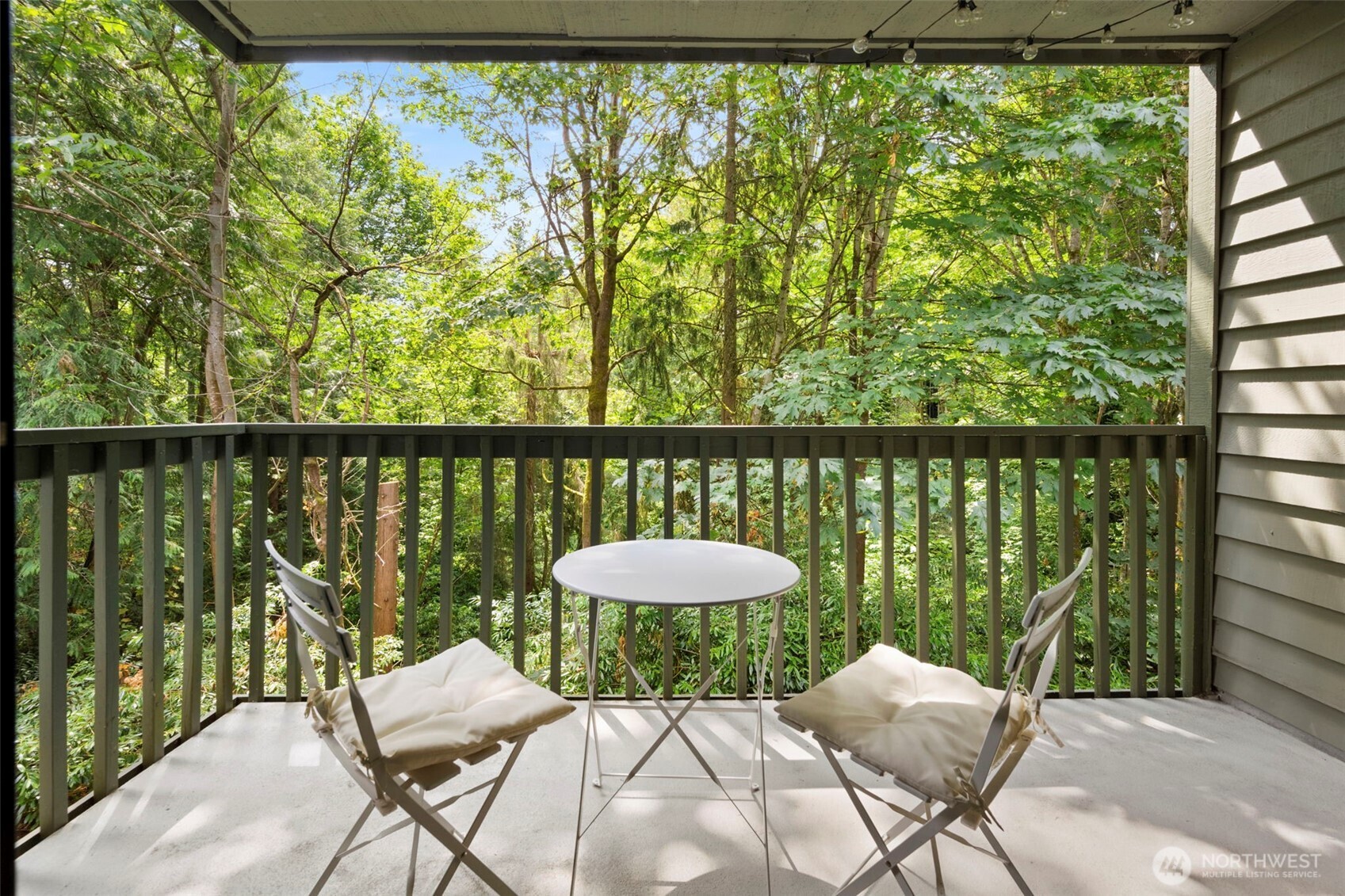 Kirkland, Washington, 98034, United States, 2 Bedrooms Bedrooms, ,1 BathroomBathrooms,Residential,For Sale,1906661