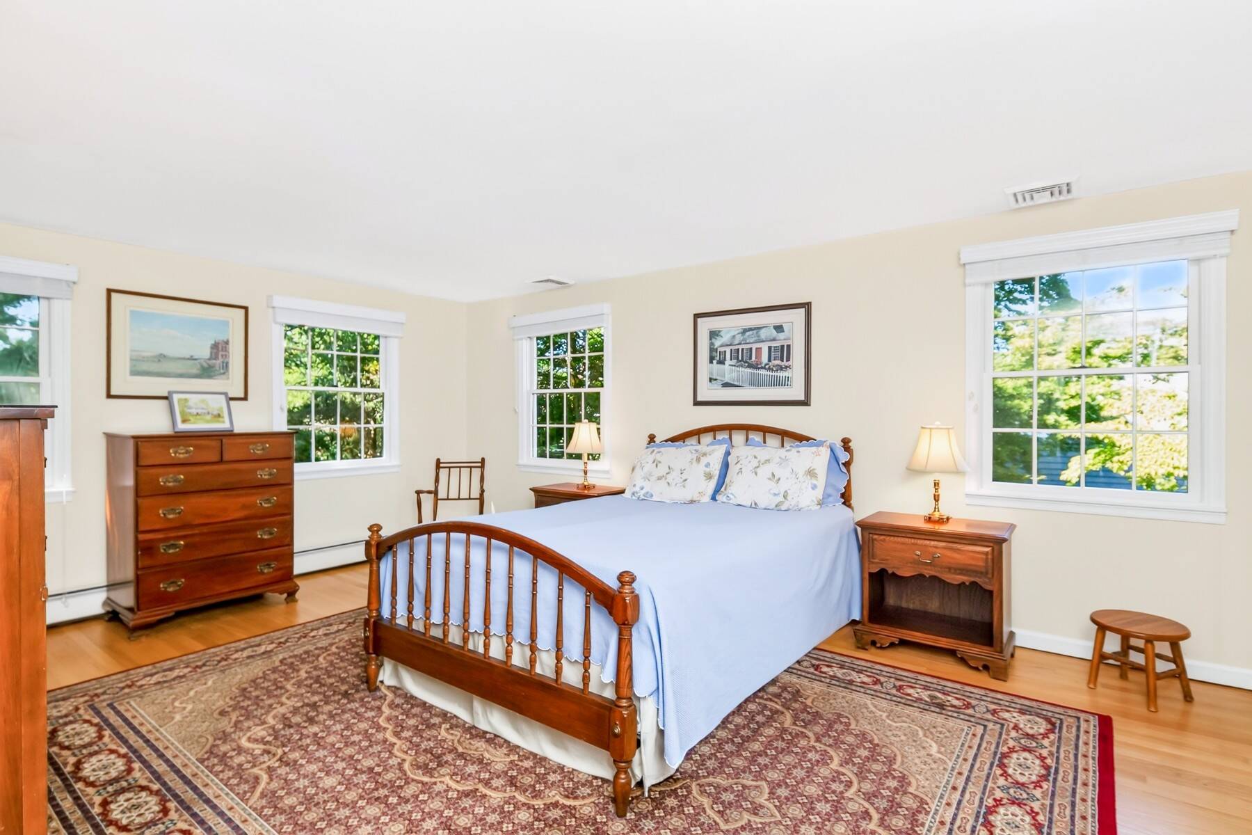  Southampton 4 Bedroom Traditional - Beautifully Landsacaped - 物件實景